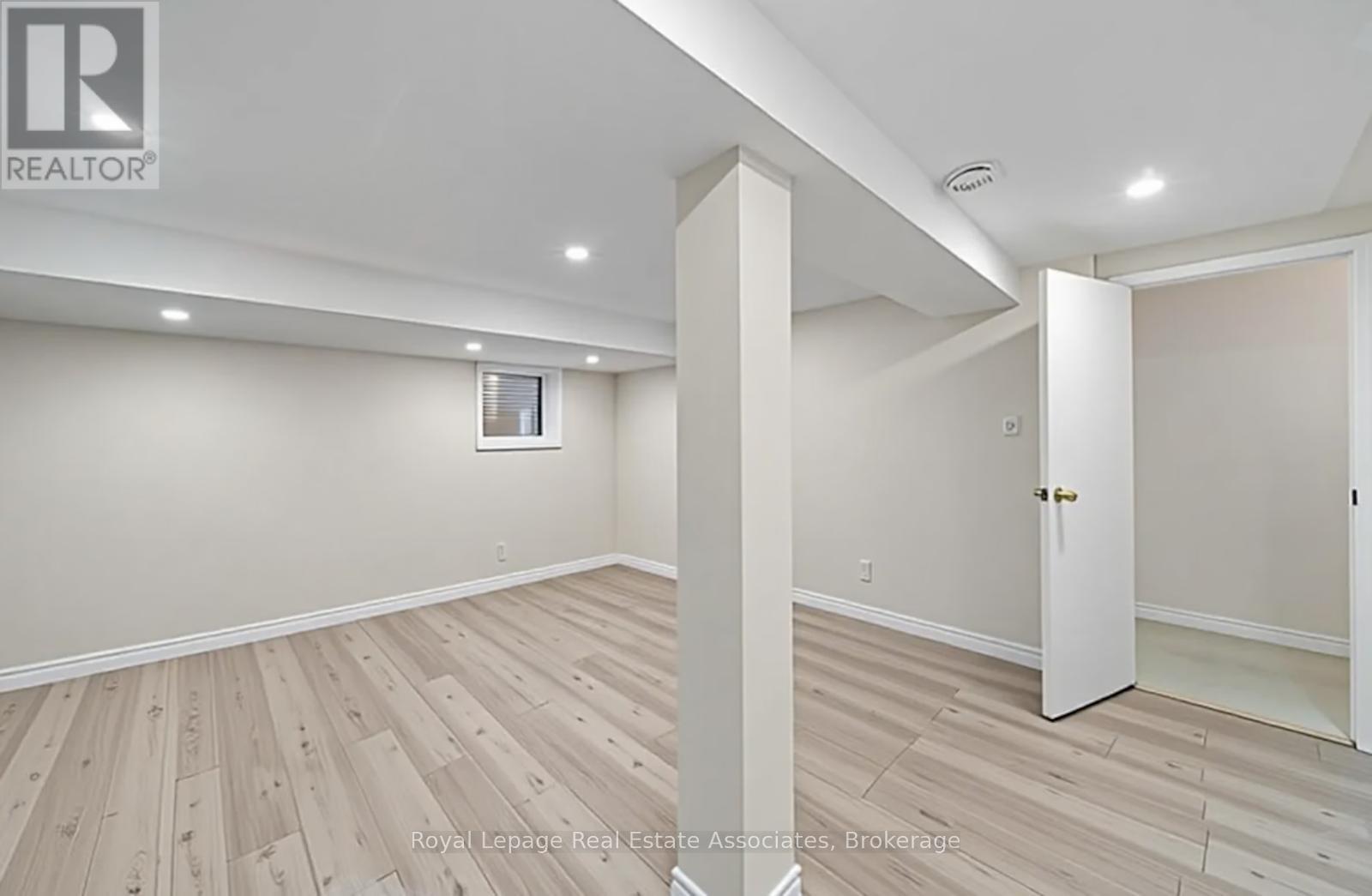 1550 Woodeden Drive, Mississauga, Ontario  L5H 2V3 - Photo 29 - W12758342