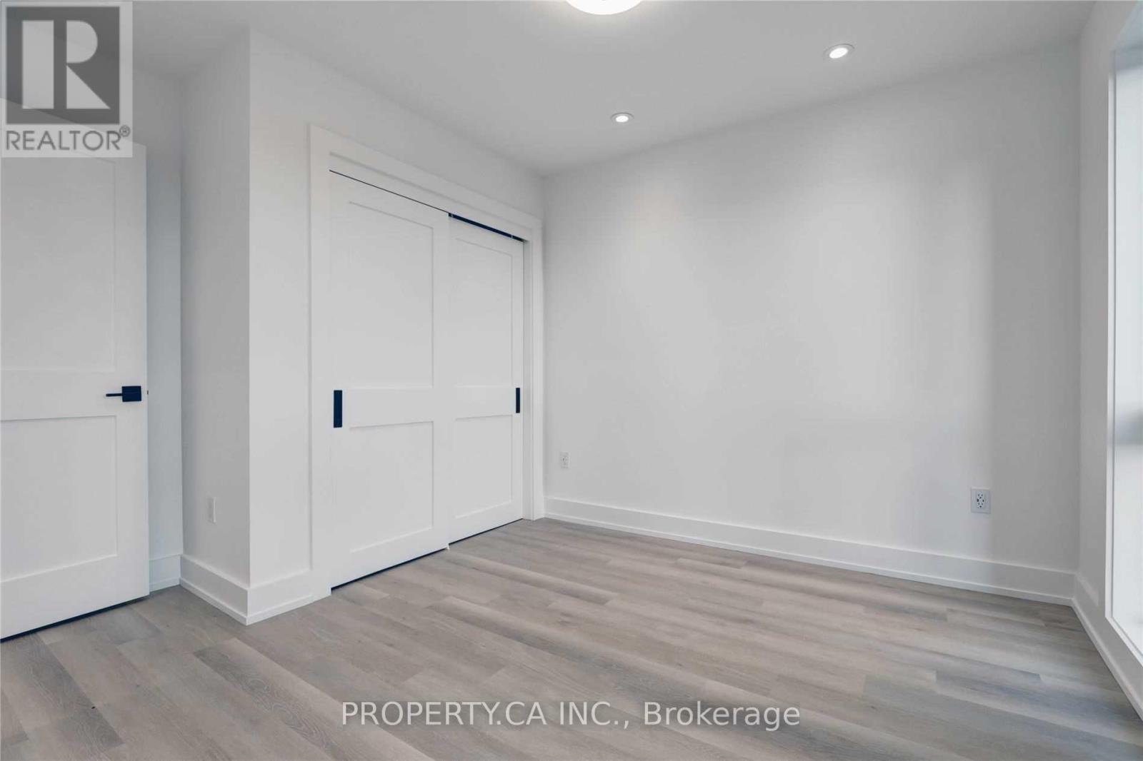 Laneway - 53 Eversfield Road, Toronto, Ontario  M6E 1T8 - Photo 15 - W12758374