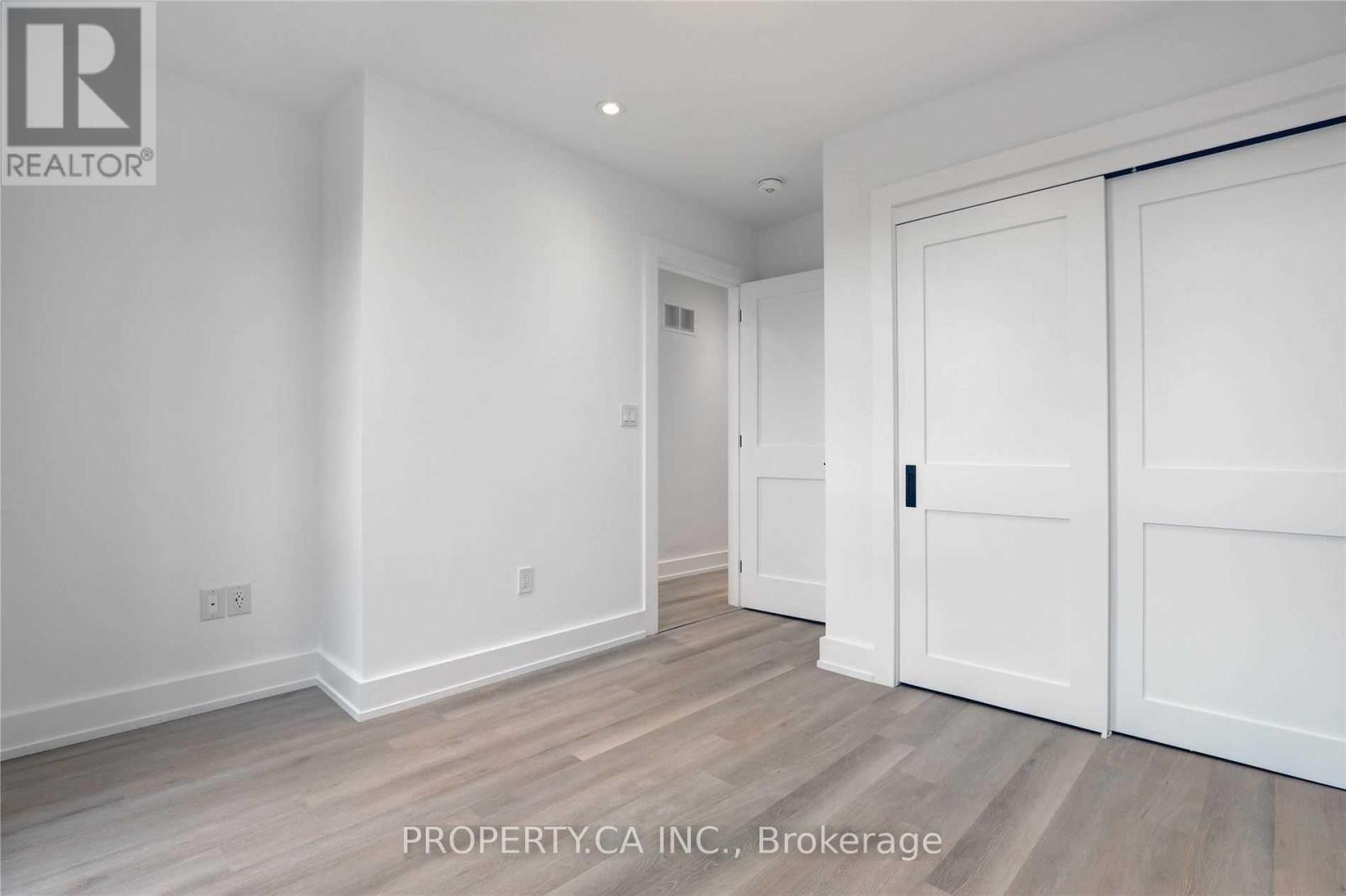 Laneway - 53 Eversfield Road, Toronto, Ontario  M6E 1T8 - Photo 16 - W12758374