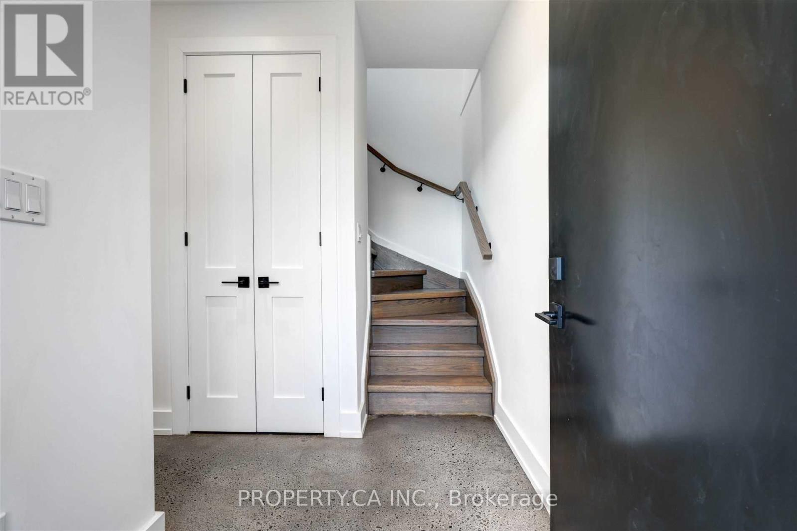 Laneway - 53 Eversfield Road, Toronto, Ontario  M6E 1T8 - Photo 24 - W12758374