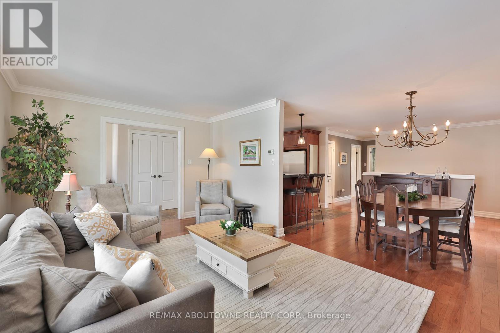 502 Bohemia Crescent, Oakville, Ontario  L6J 2K8 - Photo 12 - W12758416