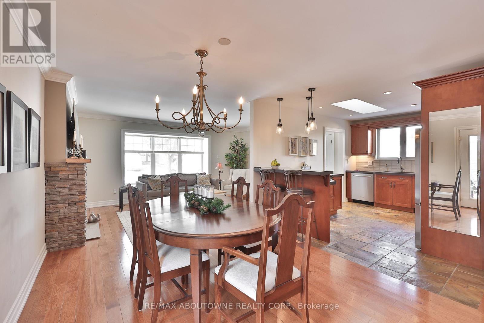 502 Bohemia Crescent, Oakville, Ontario  L6J 2K8 - Photo 16 - W12758416