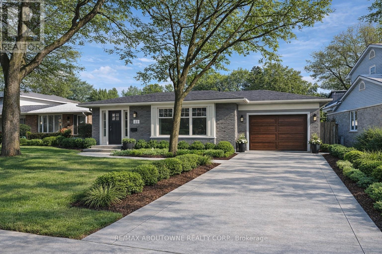 502 Bohemia Crescent, Oakville, Ontario  L6J 2K8 - Photo 2 - W12758416