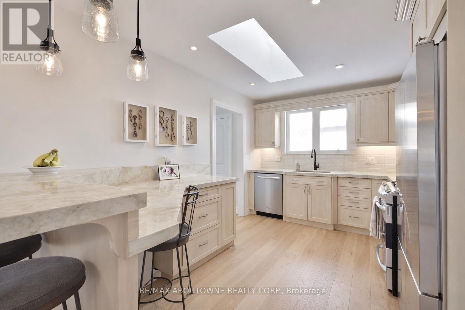 502 Bohemia Crescent, Oakville, Ontario  L6J 2K8 - Photo 24 - W12758416