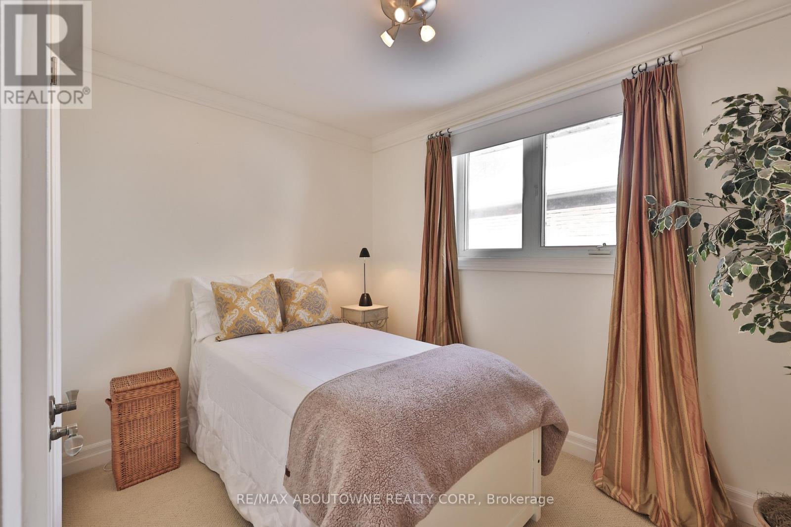 502 Bohemia Crescent, Oakville, Ontario  L6J 2K8 - Photo 33 - W12758416