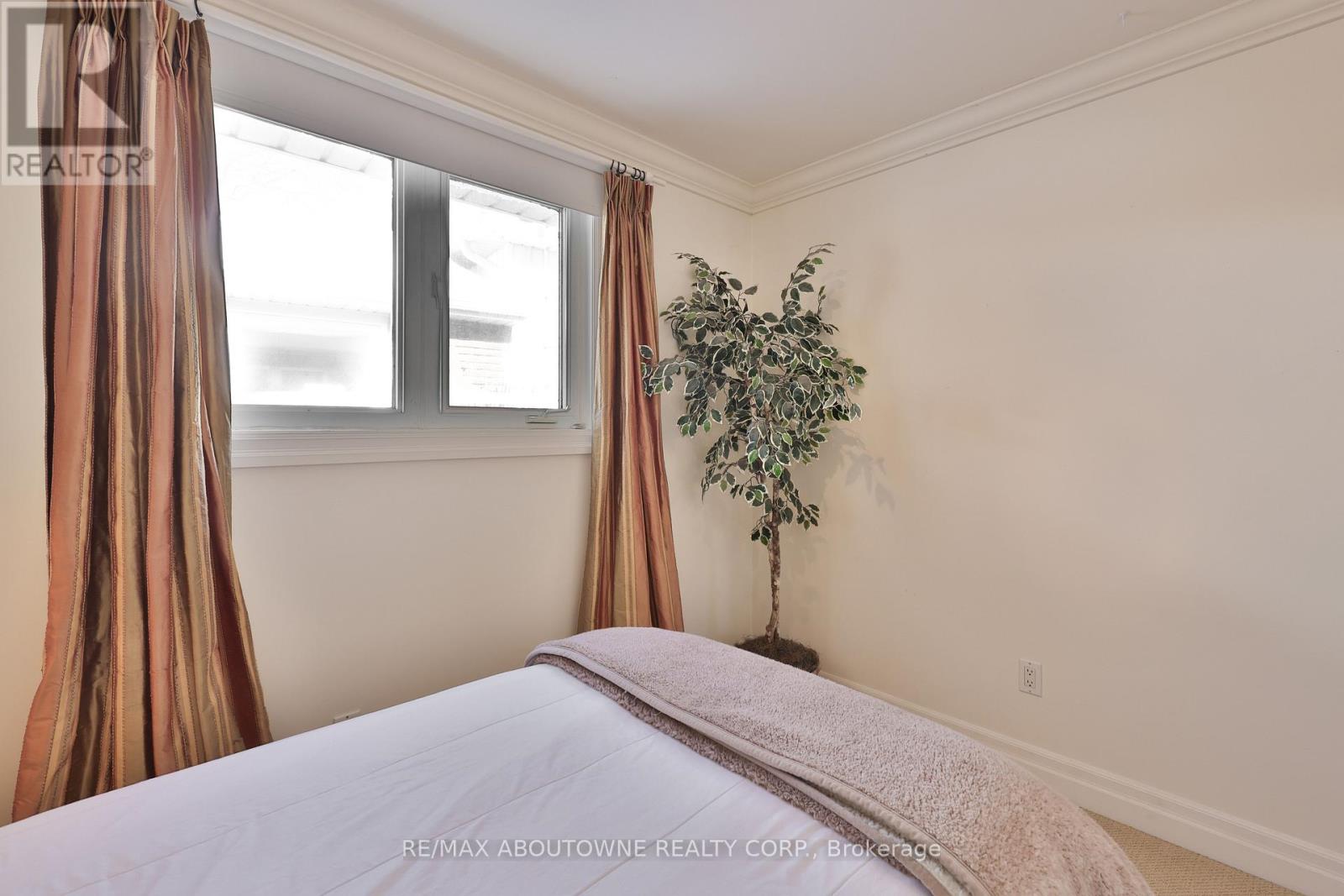 502 Bohemia Crescent, Oakville, Ontario  L6J 2K8 - Photo 34 - W12758416