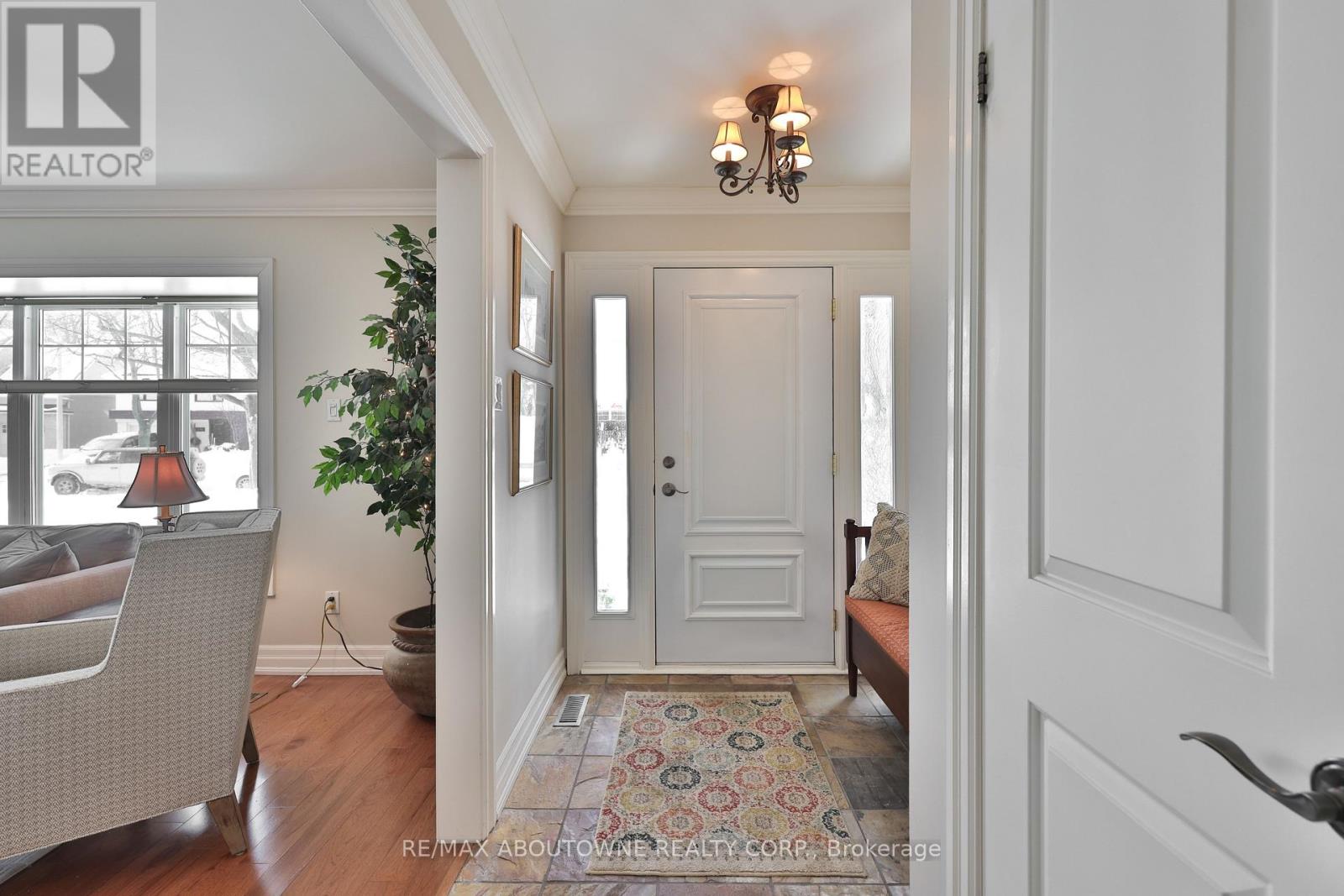 502 Bohemia Crescent, Oakville, Ontario  L6J 2K8 - Photo 6 - W12758416