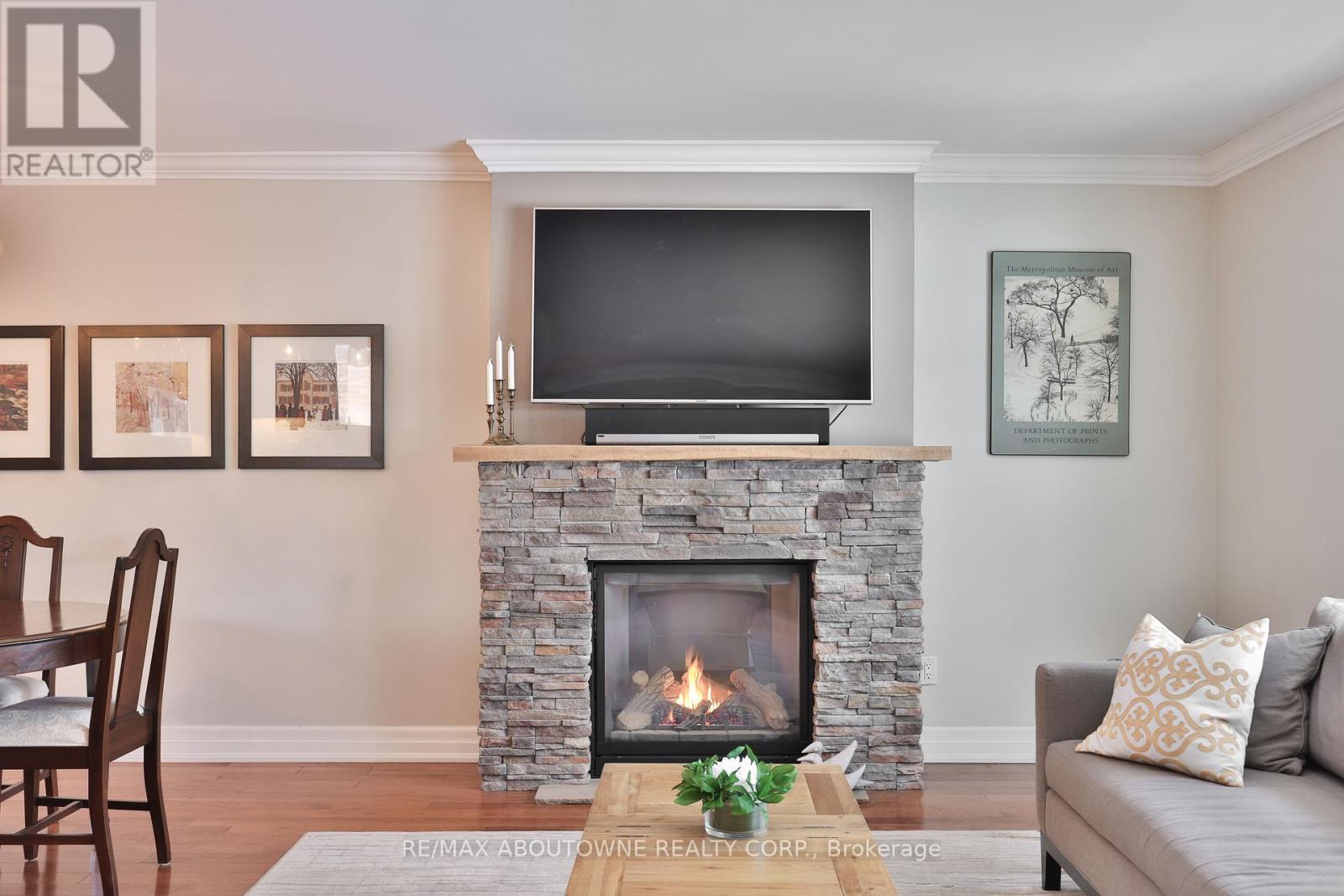 502 Bohemia Crescent, Oakville, Ontario  L6J 2K8 - Photo 9 - W12758416