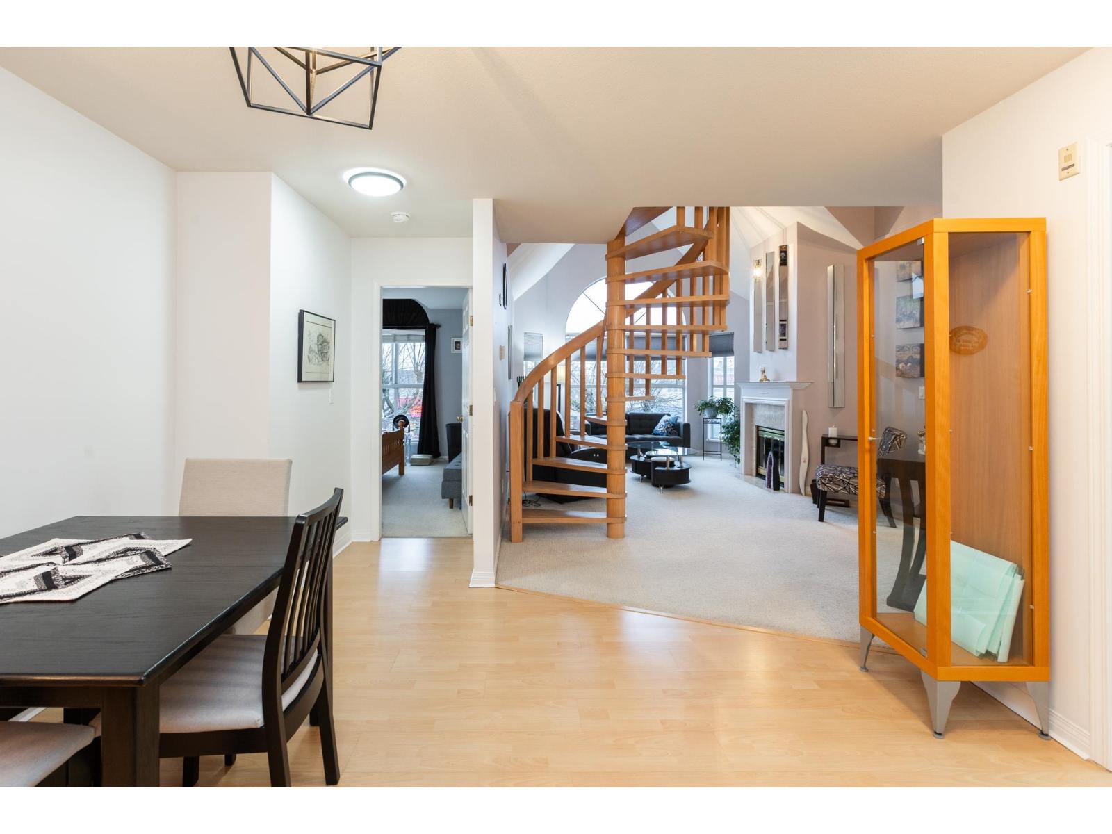 308 7171 121 Street, Surrey, British Columbia  V3W 1G9 - Photo 3 - R3085042