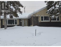 22 & 24 Mona DR, Manitouwadge, Ontario
