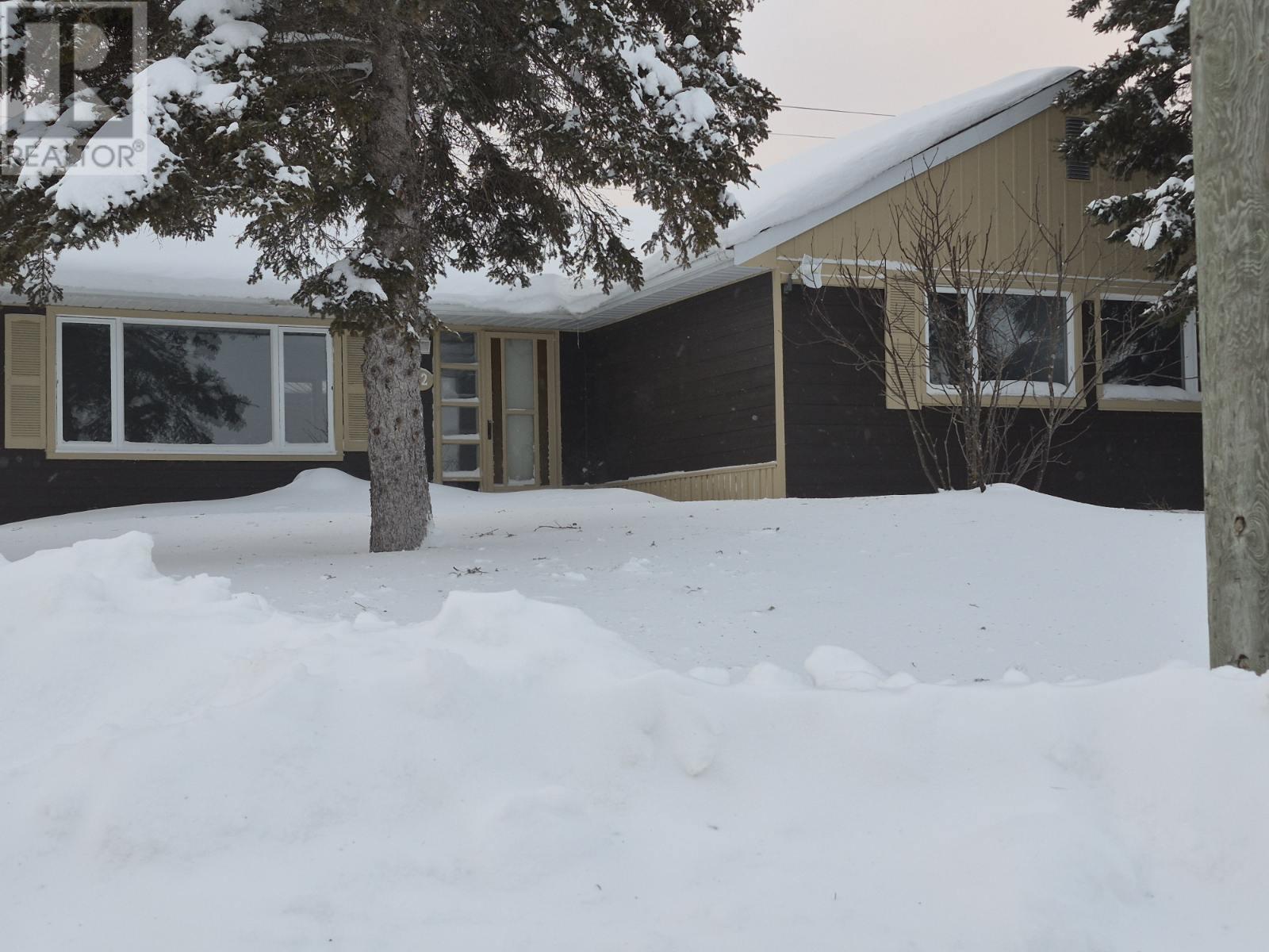 22 & 24 Mona Dr, Manitouwadge, Ontario  P0T 2C0 - Photo 2 - TB252830