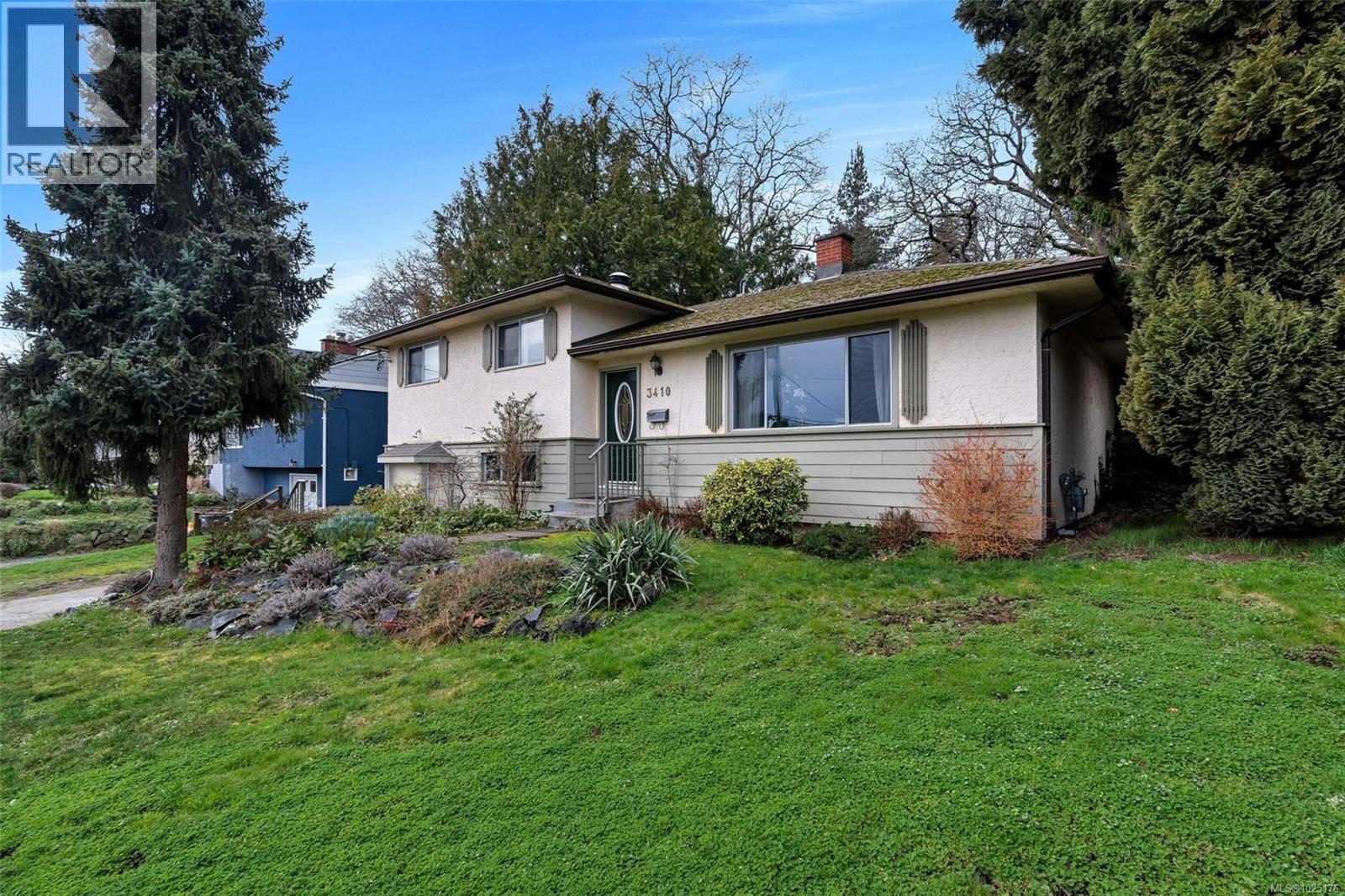 3410 Browning St, Saanich, British Columbia