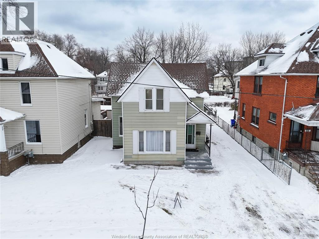 538 Oak, Windsor, Ontario  N9A 5E6 - Photo 2 - 26002591