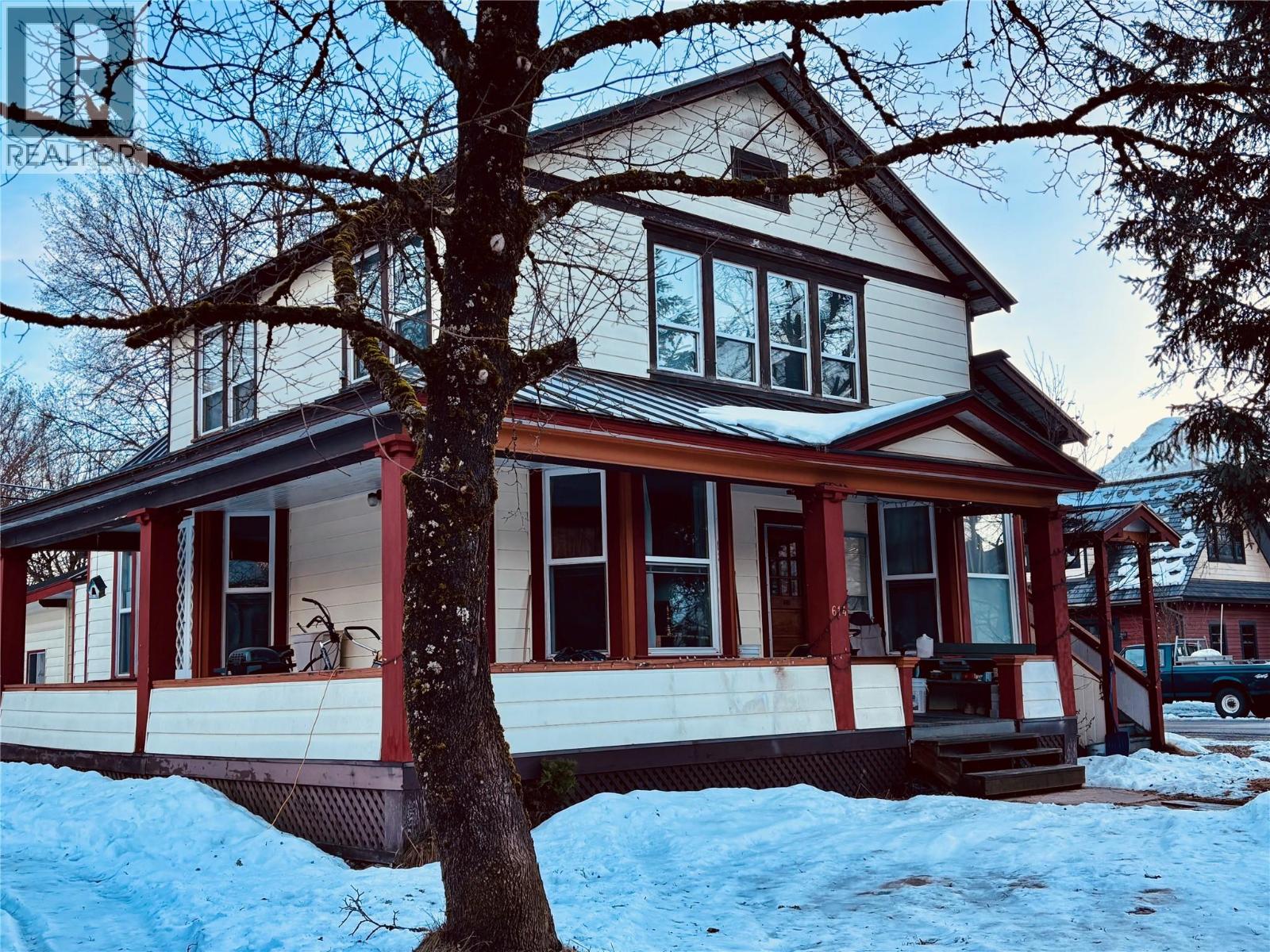 614 Mackenzie Avenue, Revelstoke, British Columbia