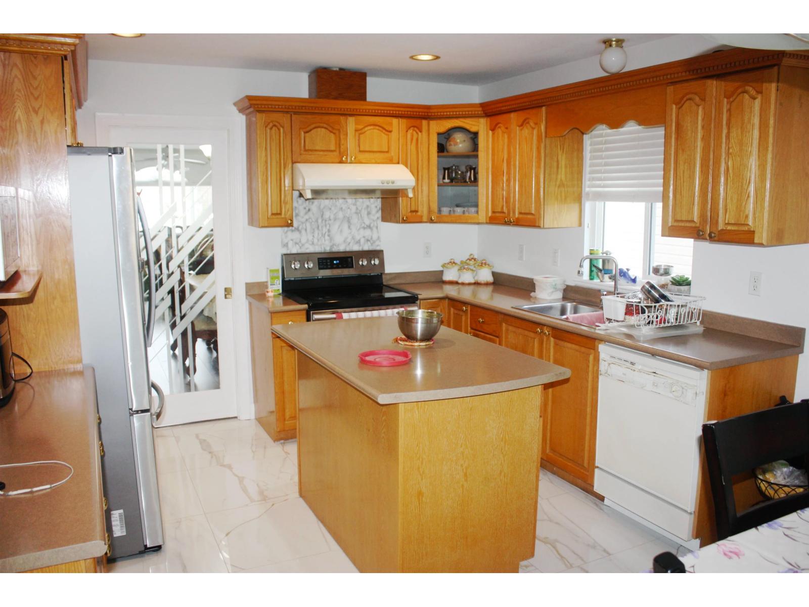 31638 Harmony Court, Abbotsford, British Columbia  V2T 6S6 - Photo 9 - R3084396