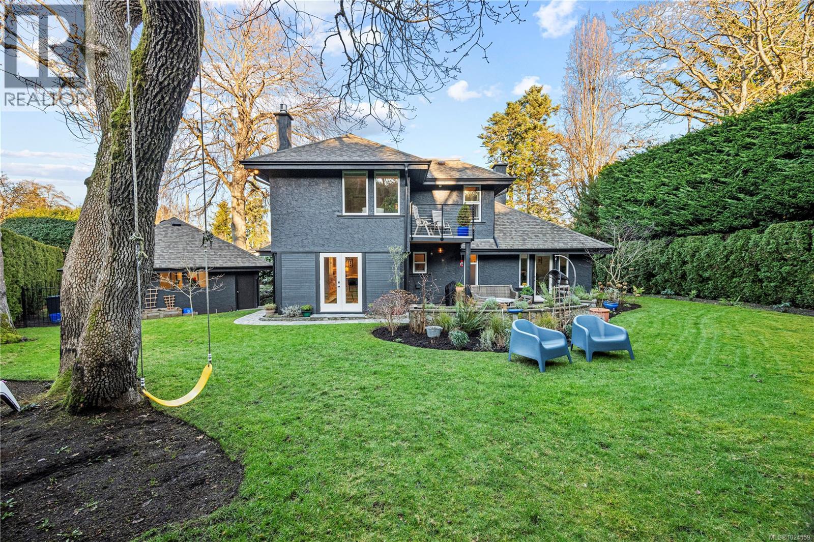 2025 Runnymede Ave, Oak Bay, British Columbia  V8S 2V5 - Photo 37 - 1024559