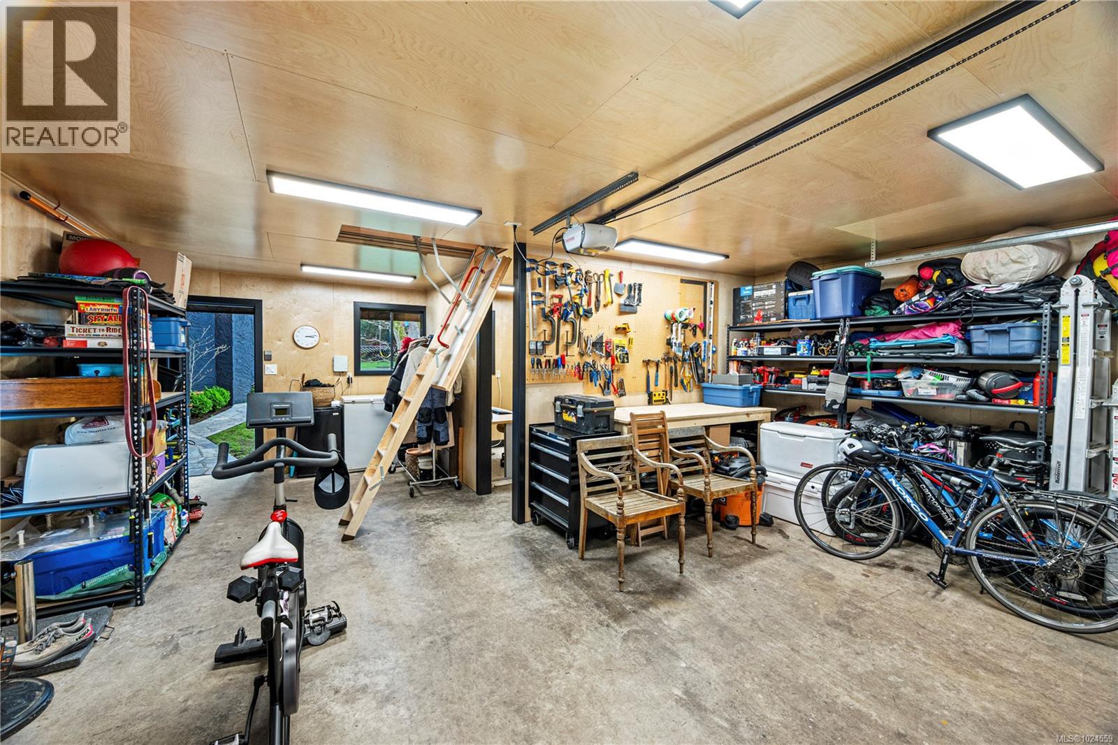 2025 Runnymede Ave, Oak Bay, British Columbia  V8S 2V5 - Photo 49 - 1024559