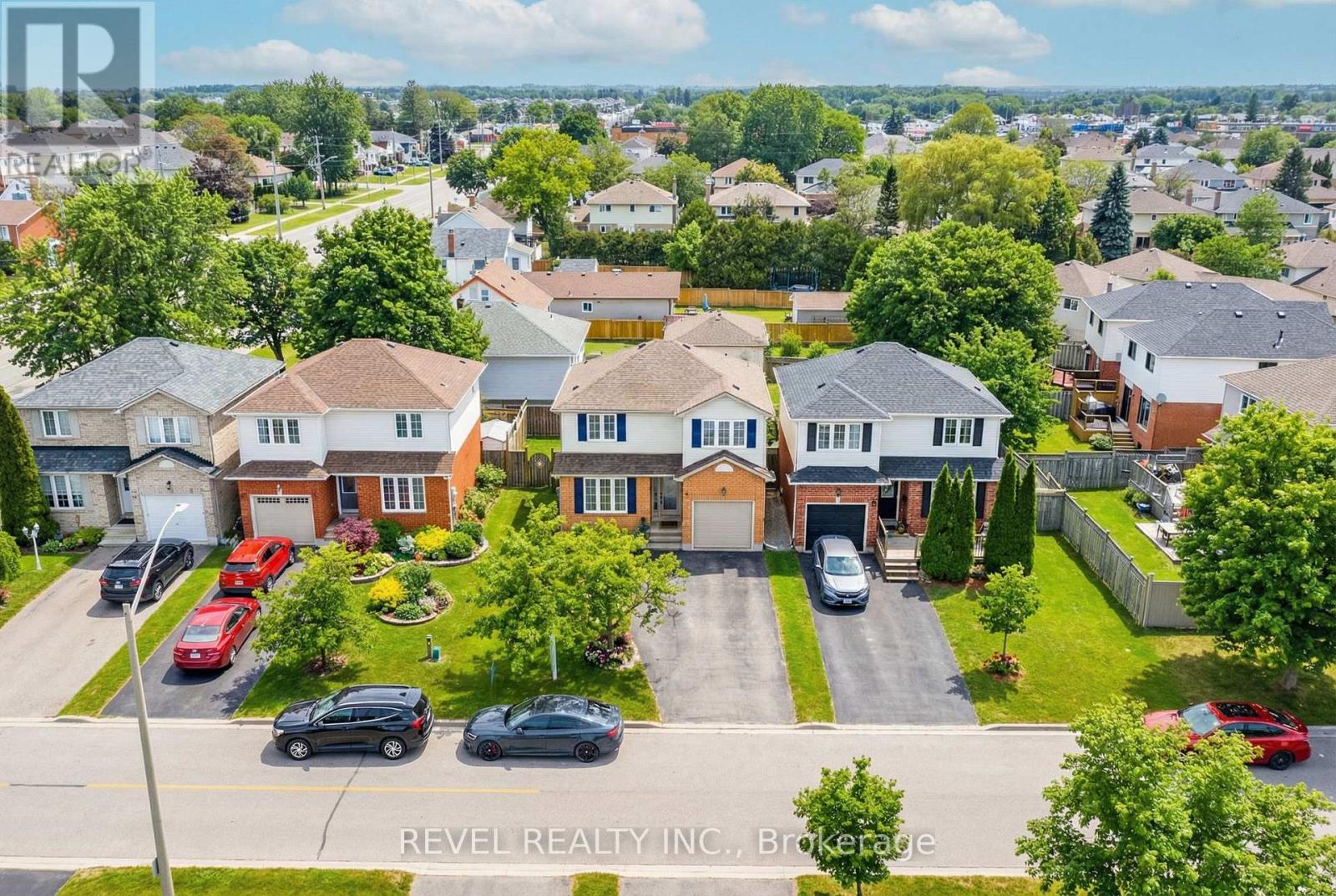 10 Barron Court, Clarington, Ontario  L1E 3G2 - Photo 2 - E12758510