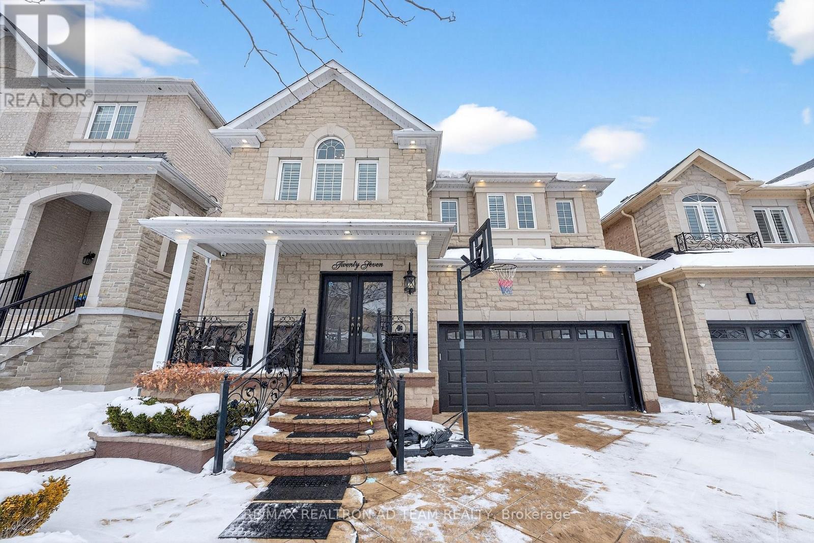 27 DARLET AVENUE, Ajax, Ontario