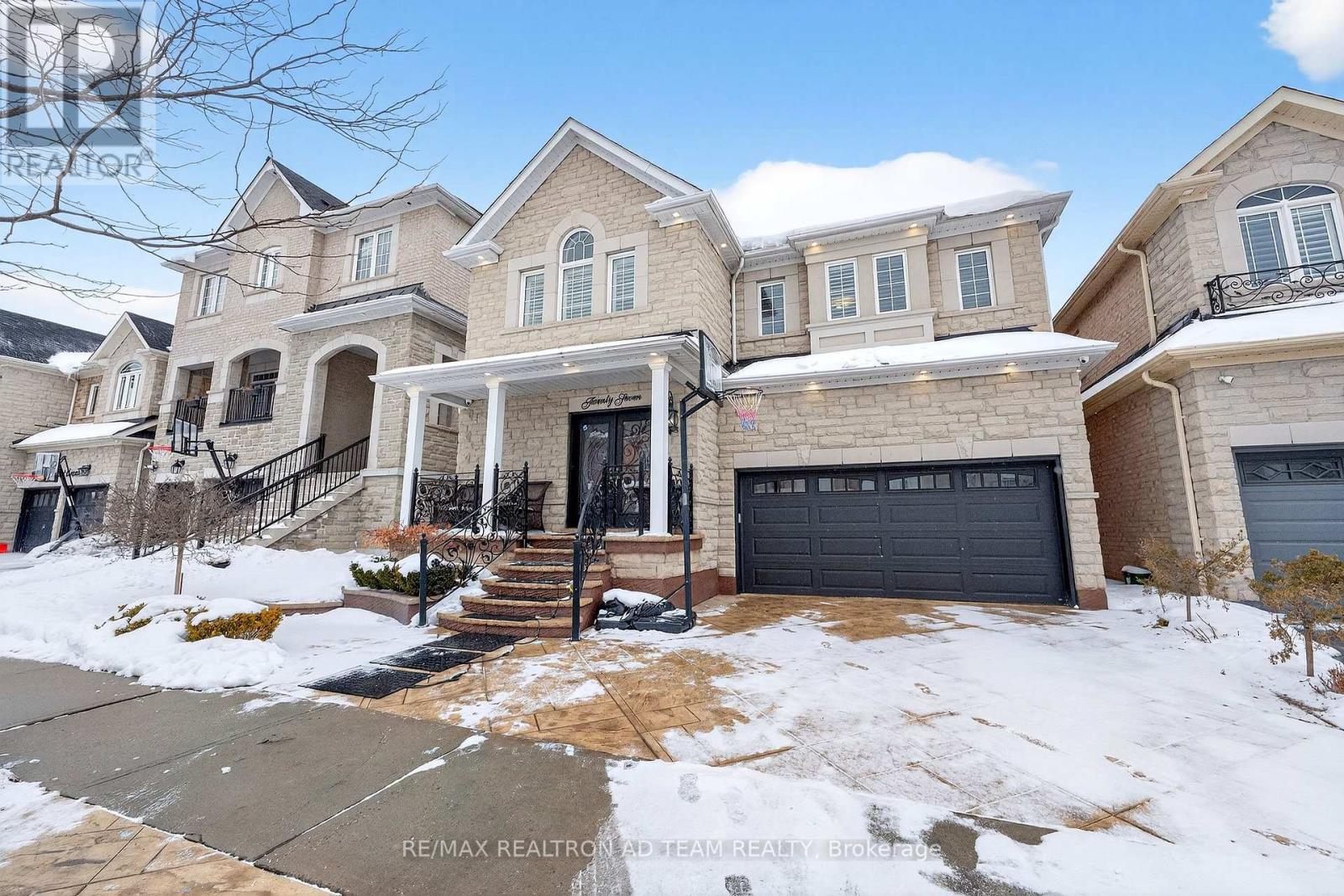 27 Darlet Avenue, Ajax, Ontario  L1Z 0G4 - Photo 2 - E12758524