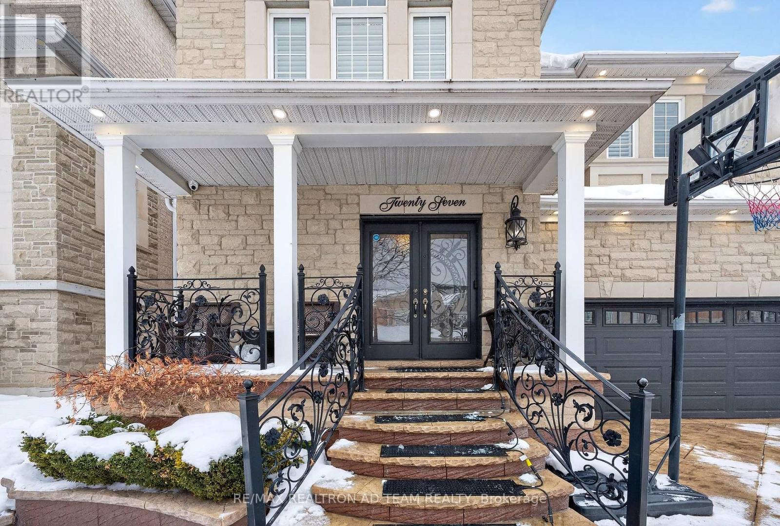 27 Darlet Avenue, Ajax, Ontario  L1Z 0G4 - Photo 3 - E12758524