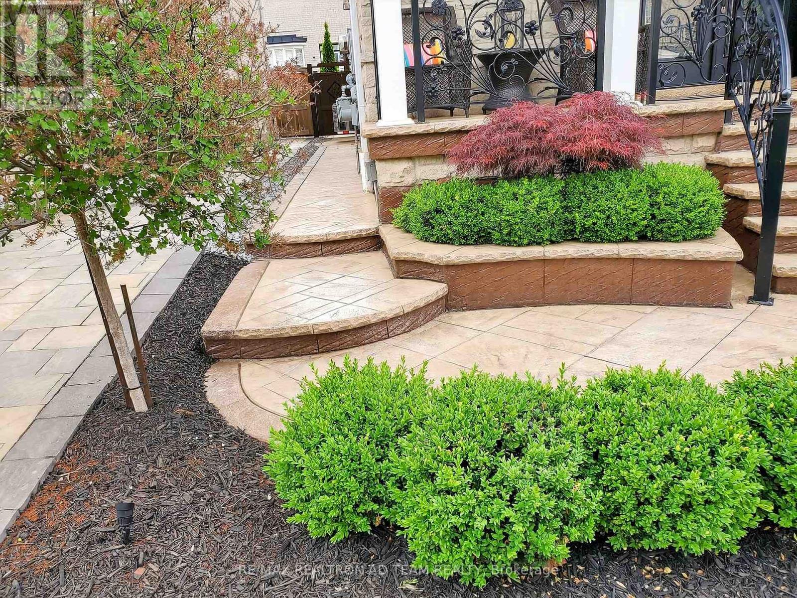 27 Darlet Avenue, Ajax, Ontario  L1Z 0G4 - Photo 5 - E12758524