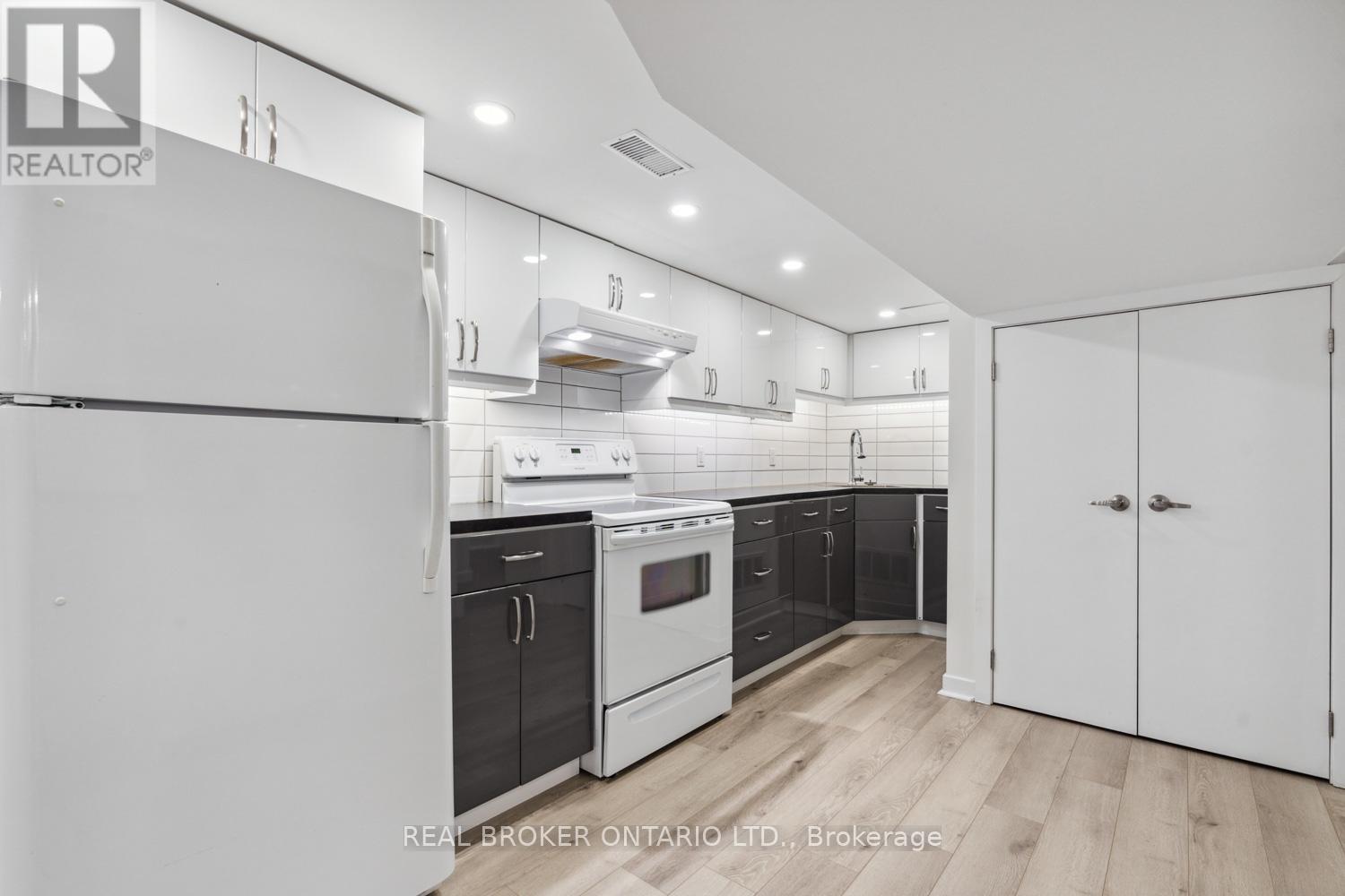 Bsmt - 129 Oak Park Avenue, Toronto, Ontario  M4C 4M7 - Photo 11 - E12758550