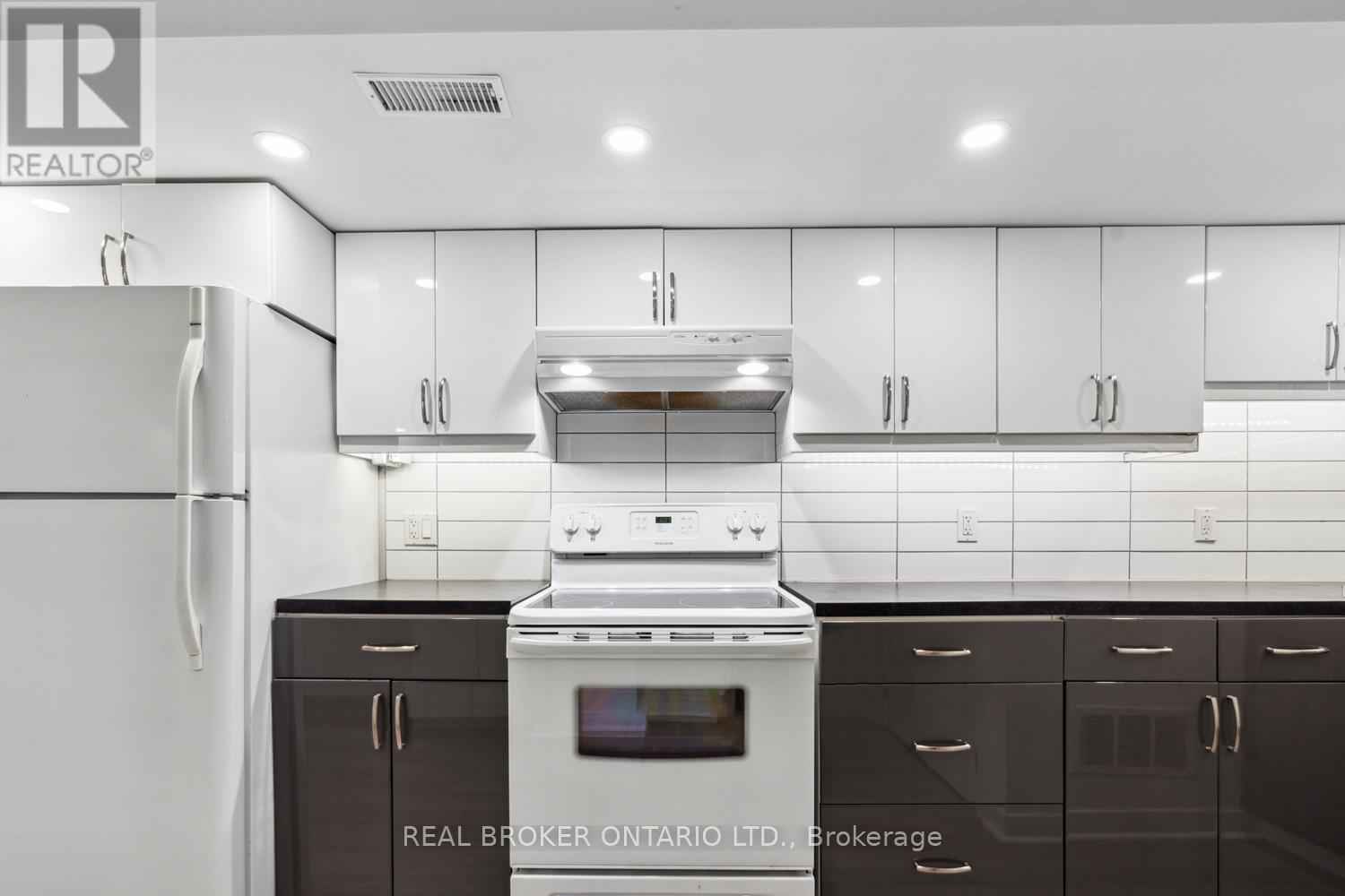 Bsmt - 129 Oak Park Avenue, Toronto, Ontario  M4C 4M7 - Photo 13 - E12758550