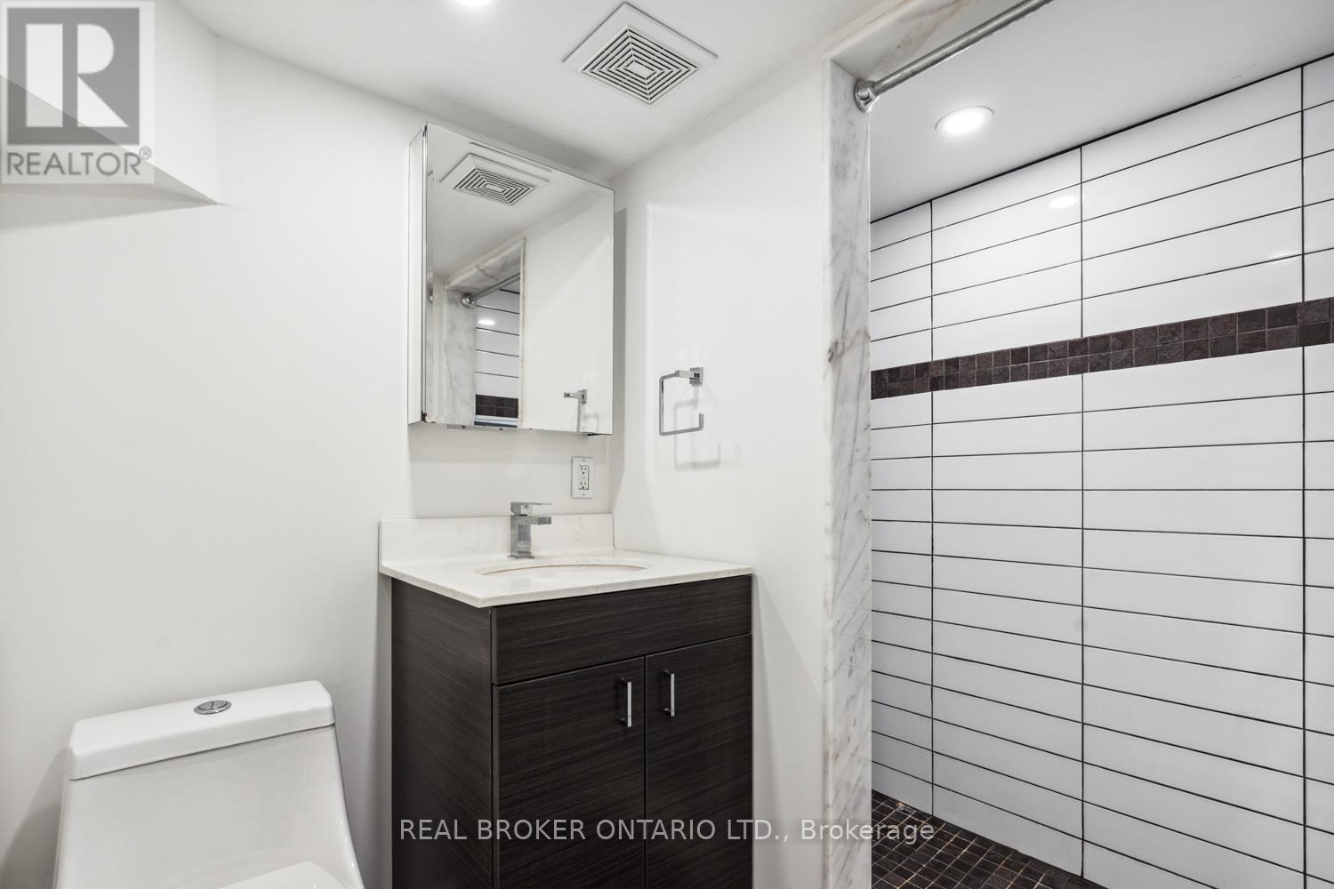 Bsmt - 129 Oak Park Avenue, Toronto, Ontario  M4C 4M7 - Photo 14 - E12758550