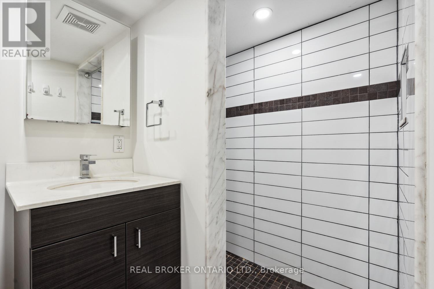 Bsmt - 129 Oak Park Avenue, Toronto, Ontario  M4C 4M7 - Photo 15 - E12758550