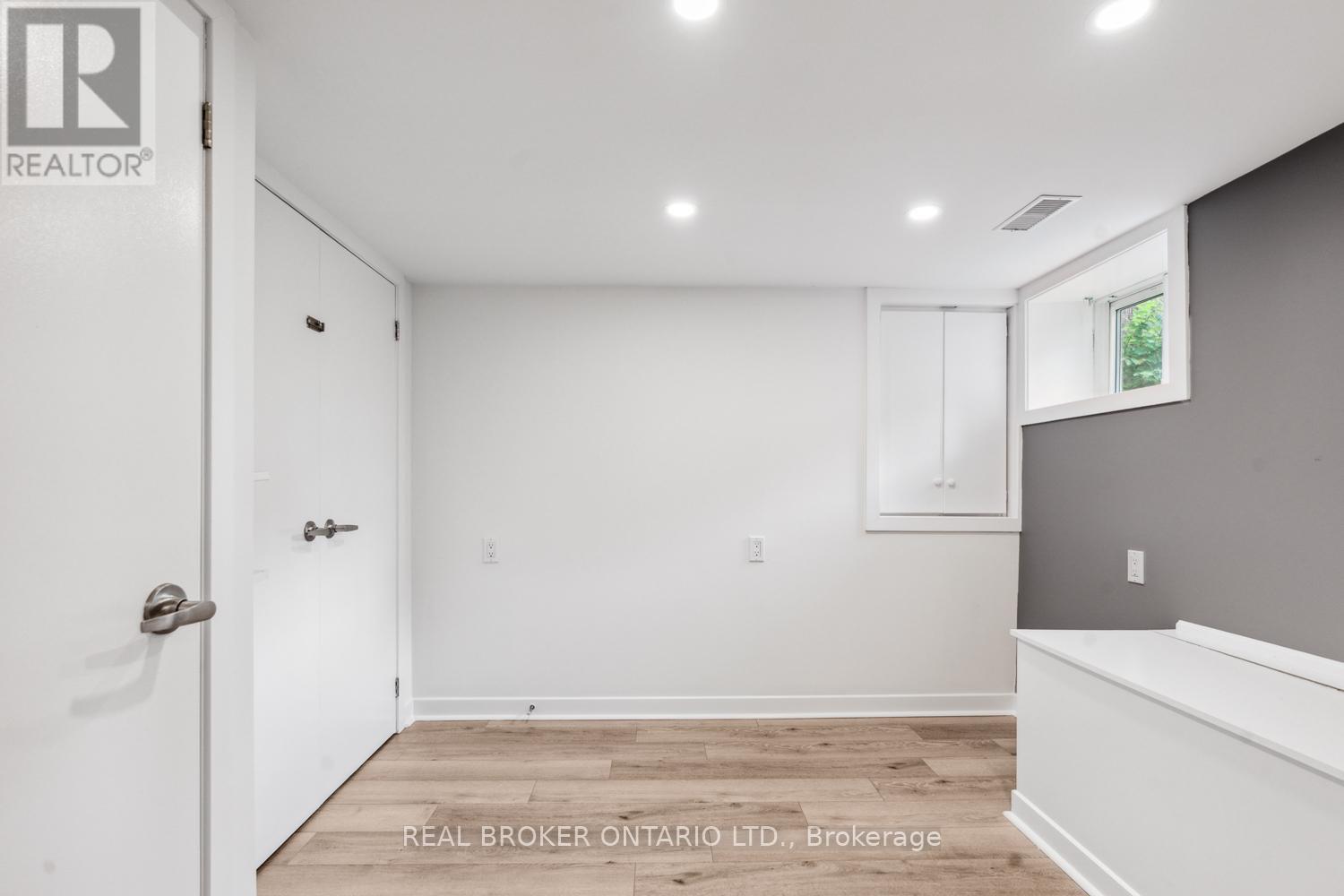 Bsmt - 129 Oak Park Avenue, Toronto, Ontario  M4C 4M7 - Photo 17 - E12758550