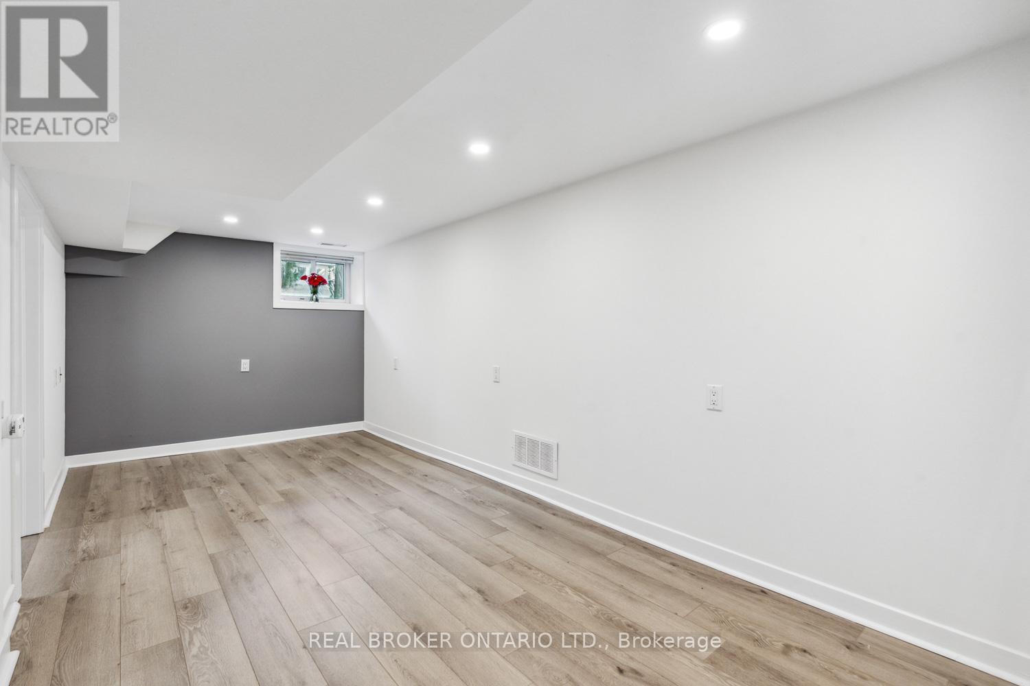 Bsmt - 129 Oak Park Avenue, Toronto, Ontario  M4C 4M7 - Photo 2 - E12758550