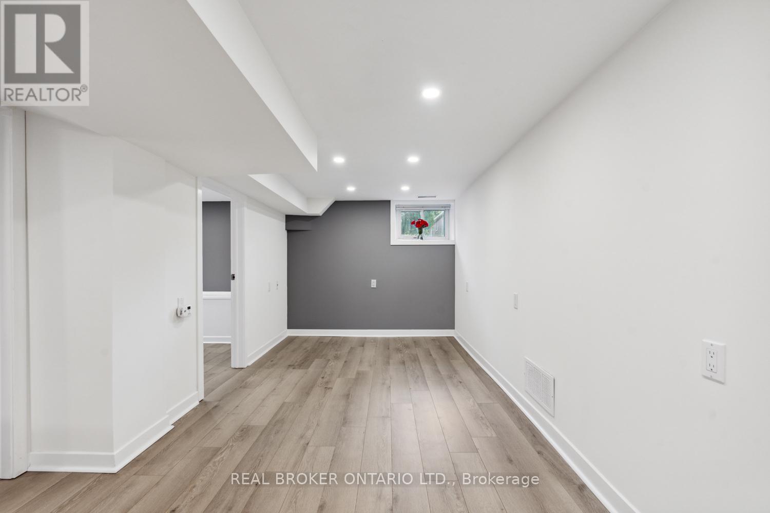 Bsmt - 129 Oak Park Avenue, Toronto, Ontario  M4C 4M7 - Photo 4 - E12758550