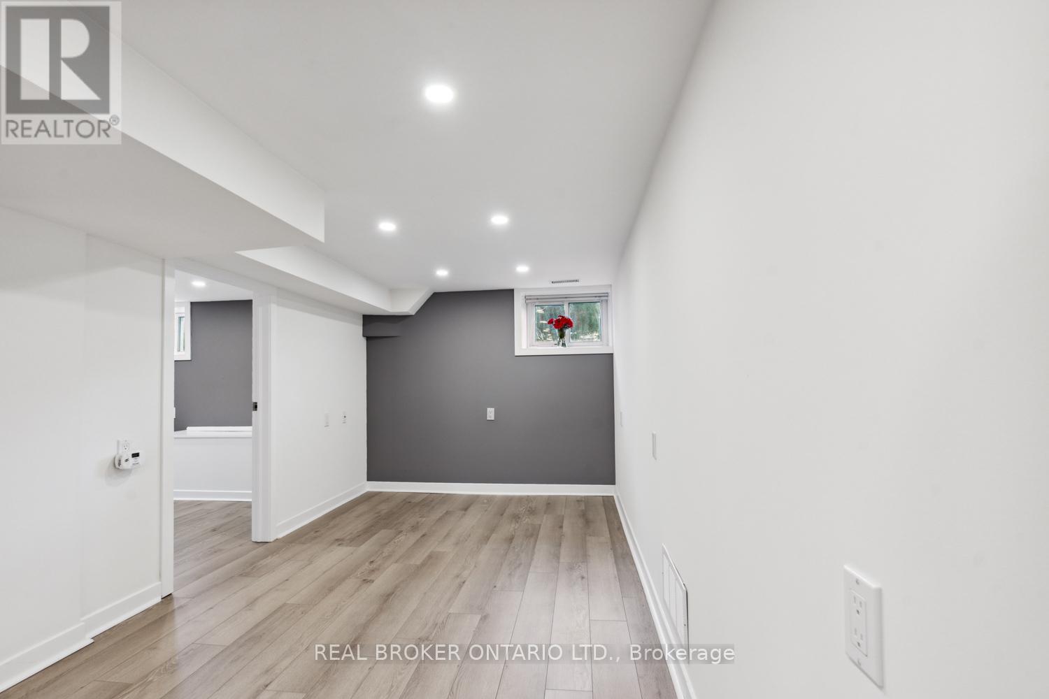 Bsmt - 129 Oak Park Avenue, Toronto, Ontario  M4C 4M7 - Photo 5 - E12758550