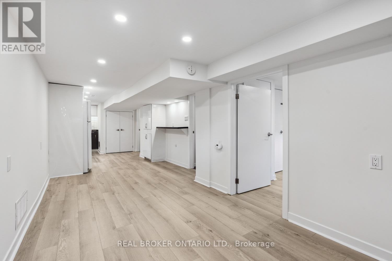 Bsmt - 129 Oak Park Avenue, Toronto, Ontario  M4C 4M7 - Photo 6 - E12758550