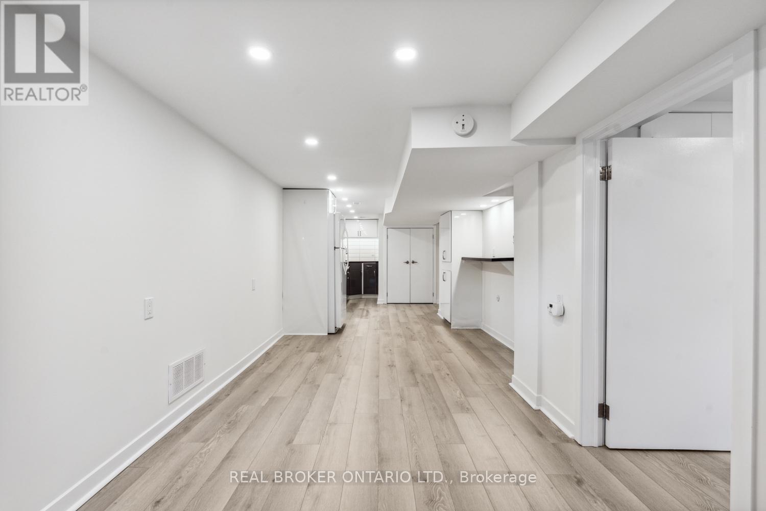 Bsmt - 129 Oak Park Avenue, Toronto, Ontario  M4C 4M7 - Photo 7 - E12758550