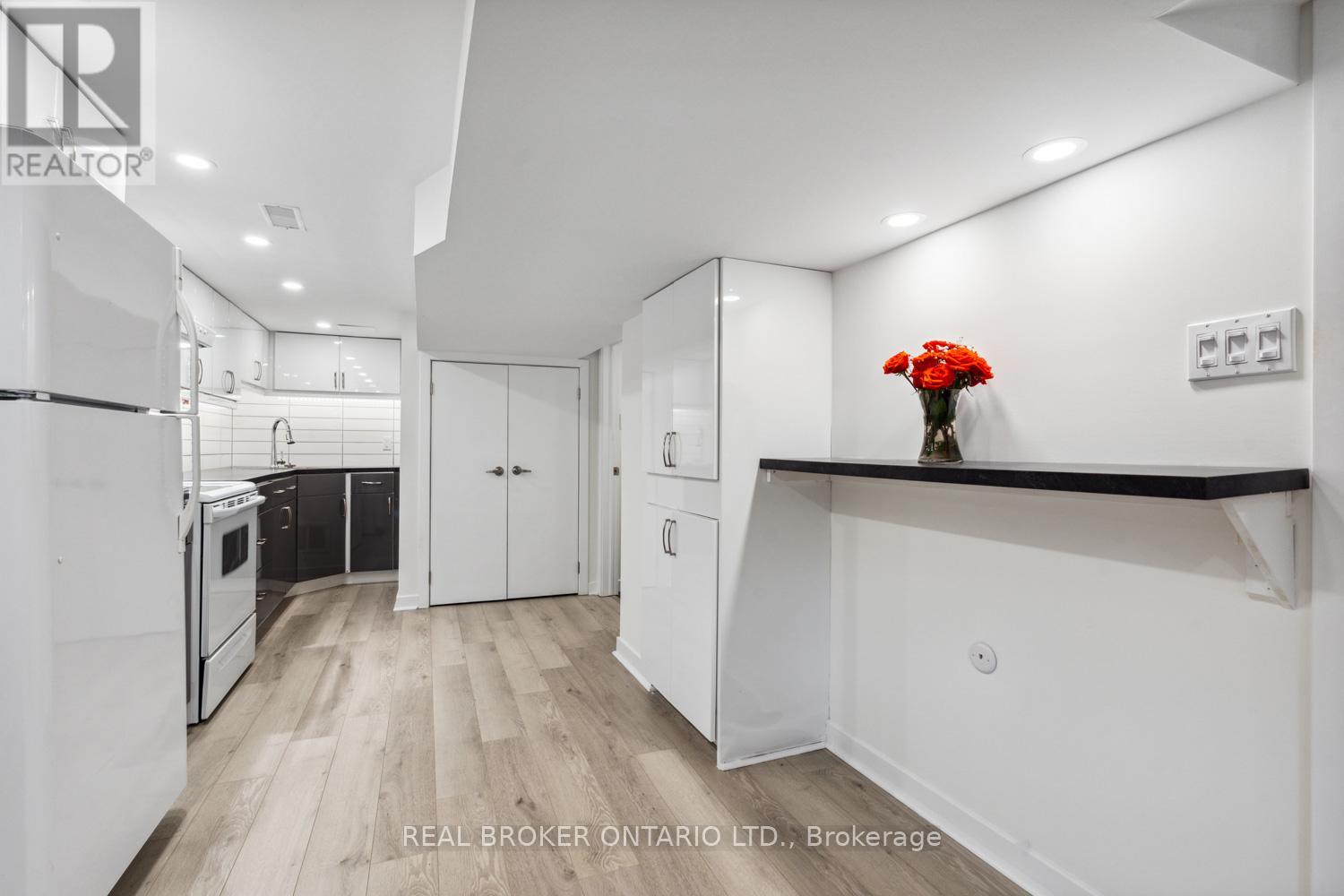 Bsmt - 129 Oak Park Avenue, Toronto, Ontario  M4C 4M7 - Photo 8 - E12758550