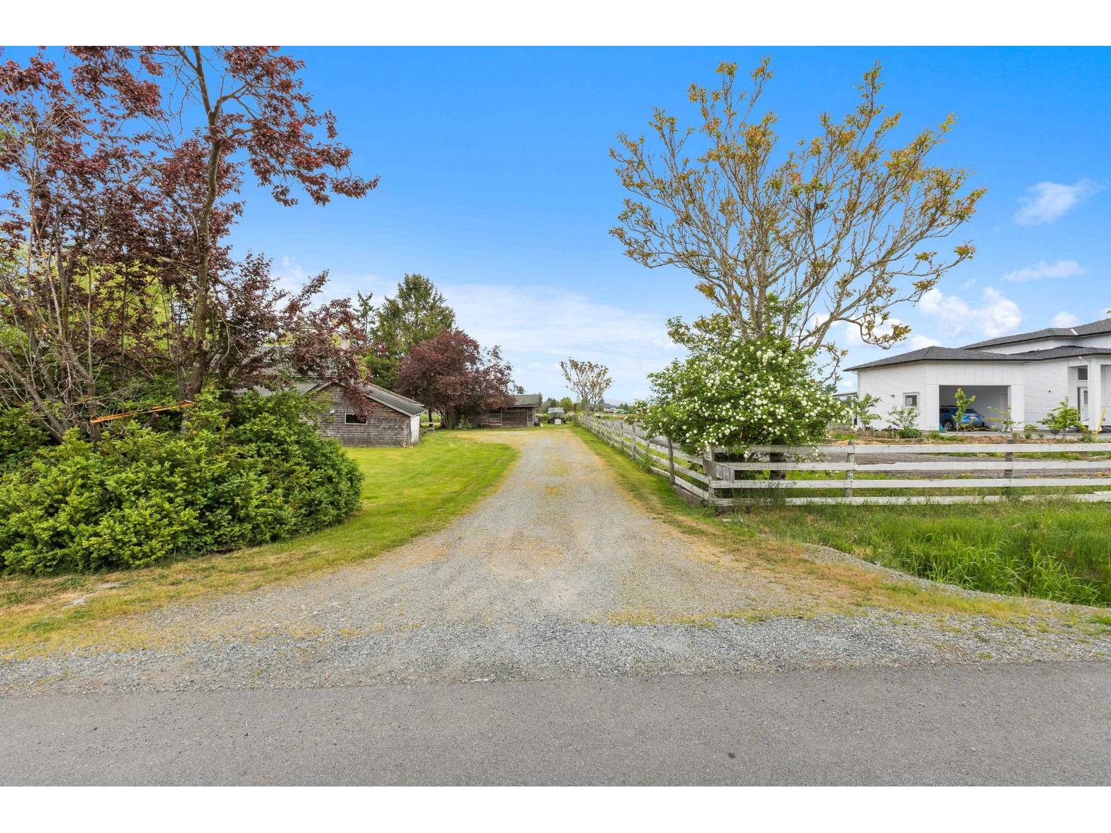 21947 61 Avenue, Langley, British Columbia  V2Y 2P2 - Photo 4 - R3086140