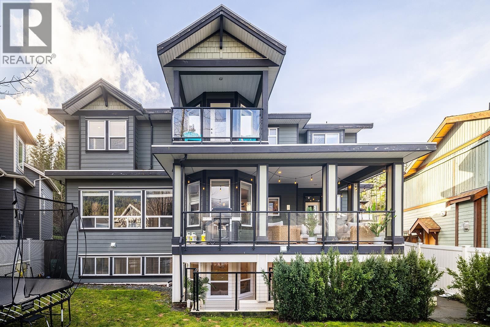 1031 JAY CRESCENT, Squamish, British Columbia