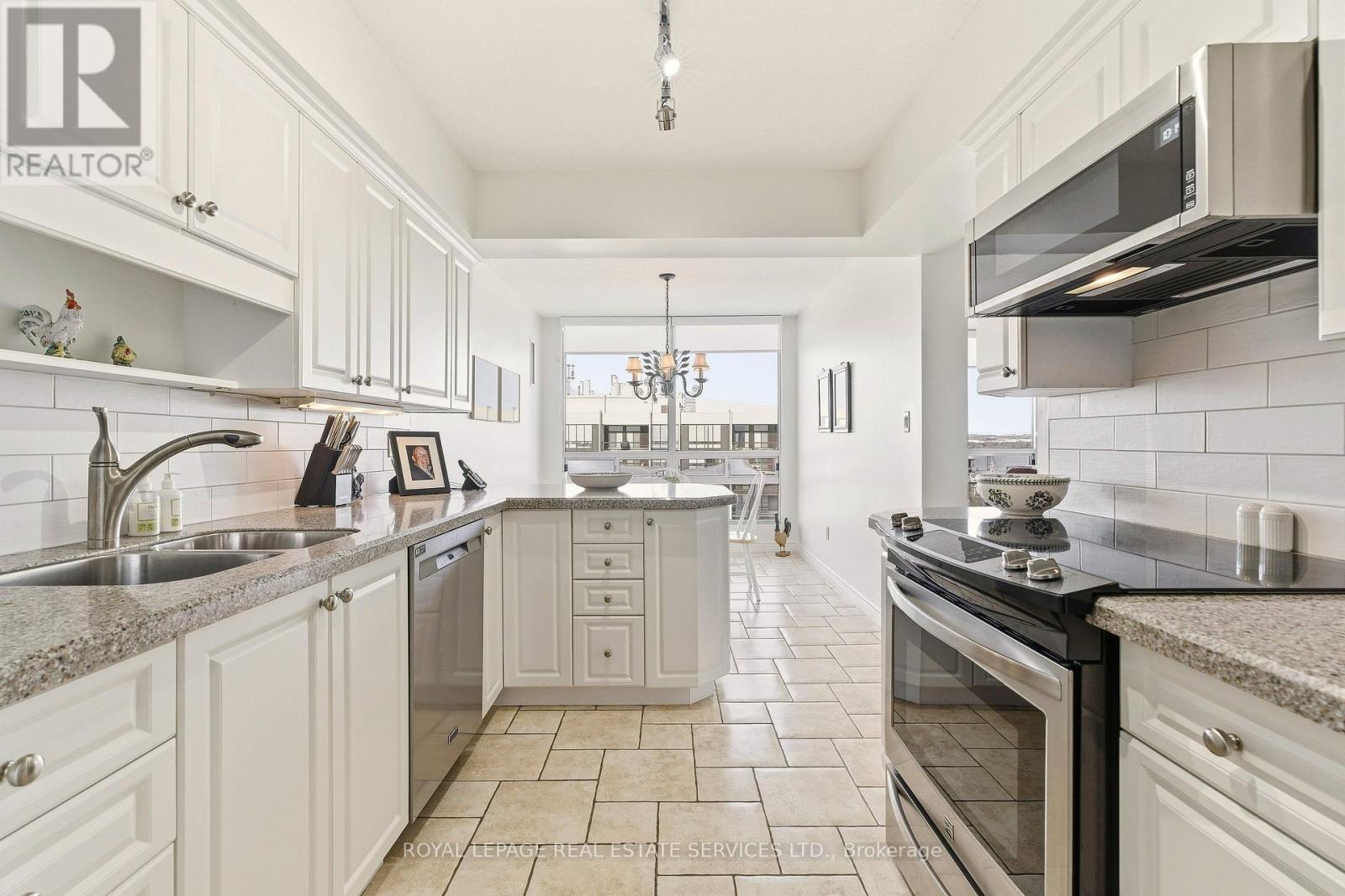 1602 - 2180 Marine Drive, Oakville, Ontario  L6L 5V2 - Photo 14 - W12758432