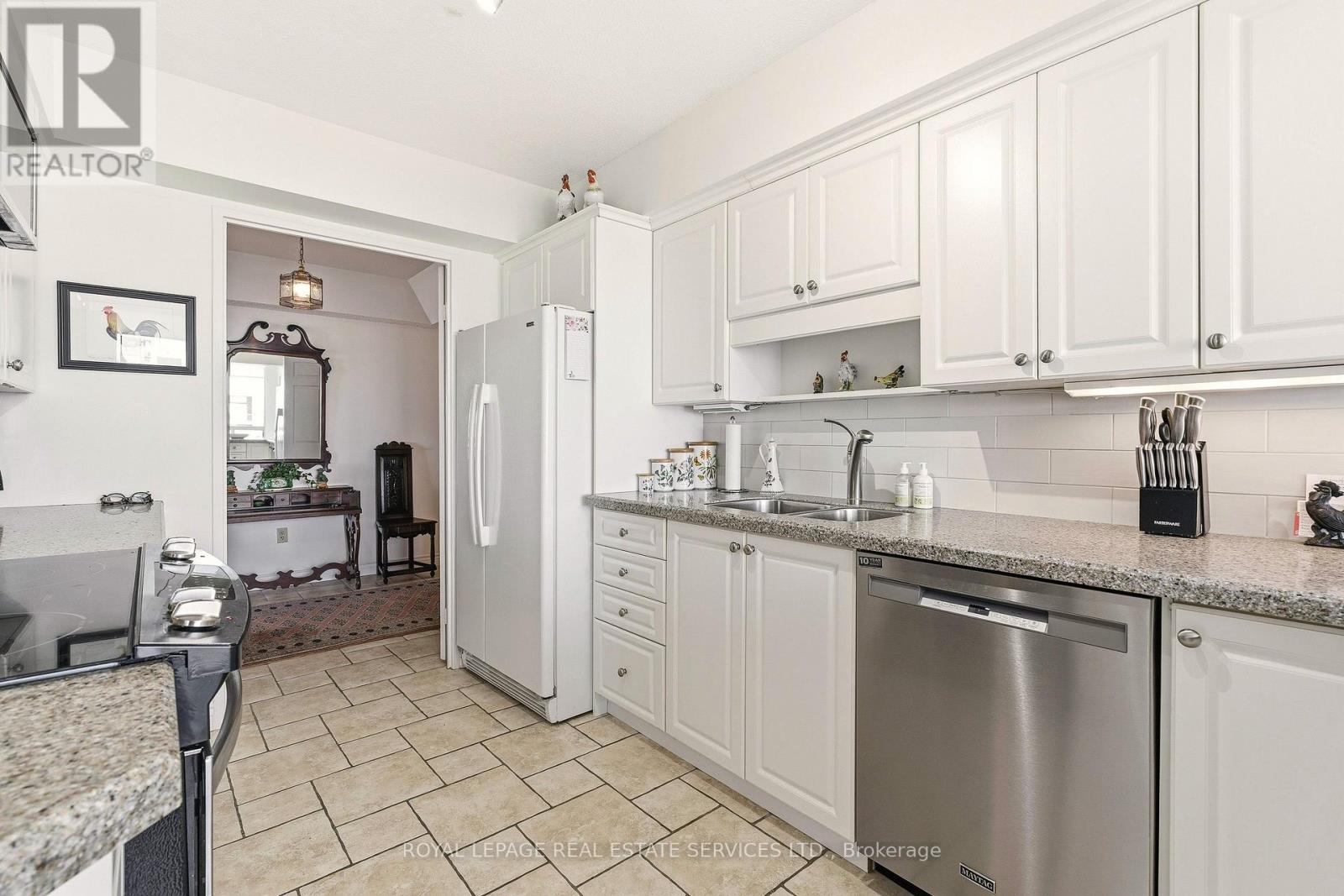 1602 - 2180 Marine Drive, Oakville, Ontario  L6L 5V2 - Photo 16 - W12758432