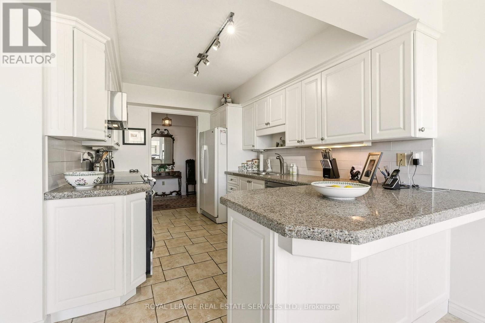 1602 - 2180 Marine Drive, Oakville, Ontario  L6L 5V2 - Photo 18 - W12758432