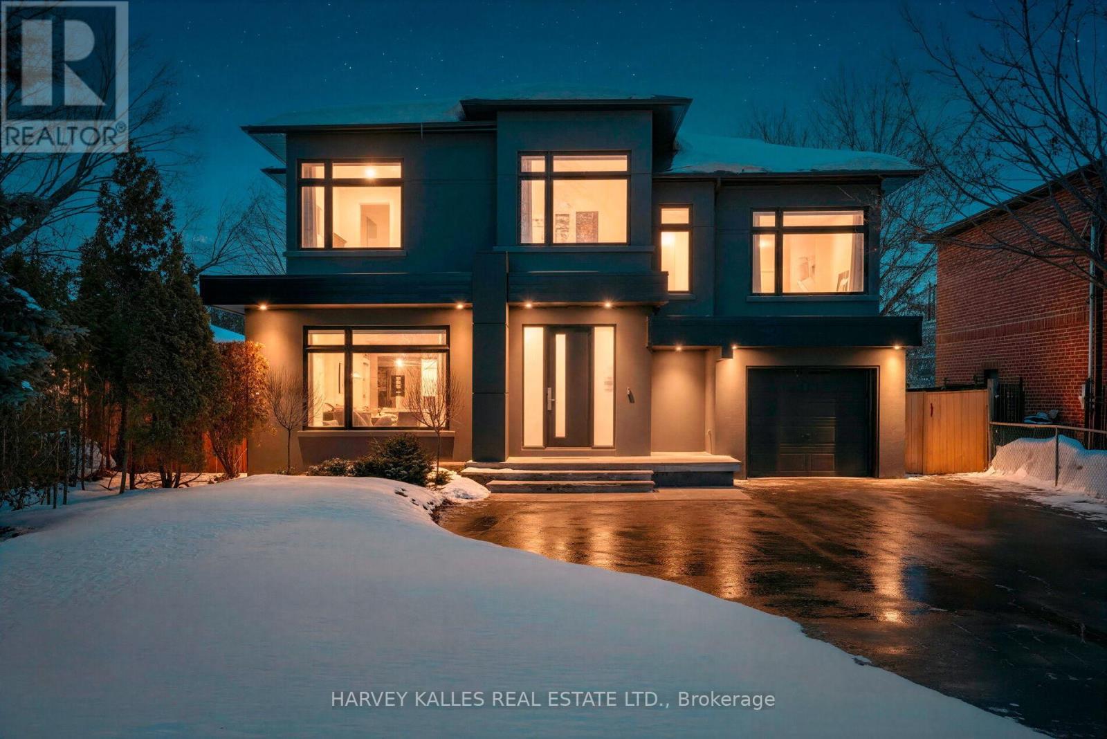 An absolute showstopper of a home in one of Etobicoke's best neighbourhoods, this stunning two-storey will take your breath away. Every bedroom has direct access to a bathroom. There's so much space, so much privacy that it feels as though it's straight out of a dream. There's no arguing over "who gets what room" - they're all fabulous! The primary bedroom is particularly decadent, featuring a beautiful walk-in closet and a spa like 6-piece ensuite. An upper-level laundry room just adds even more convenience and luxury to a perfectly thought-out space. Outside the back patio lies a stunning natural oasis, with potential for anything you envision: a pool, a trampoline, a swanky backyard patio, or maybe one of each. In any case, the house overlooks Rosethorn Park. You can enjoy full use of the tennis courts, sports field, and the playground without having to maintain any of them. This desirable home is nestled in the picturesque Islington Heights neighbourhood, close to quality schools, boutique shops, great restaurants, and, of course, beautiful parks. (id:48254)