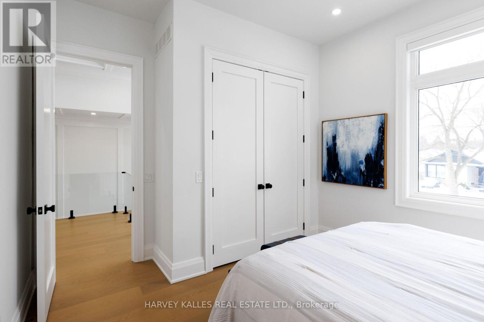 90 Great Oak Drive, Toronto, Ontario  M9A 1N5 - Photo 37 - W12758464