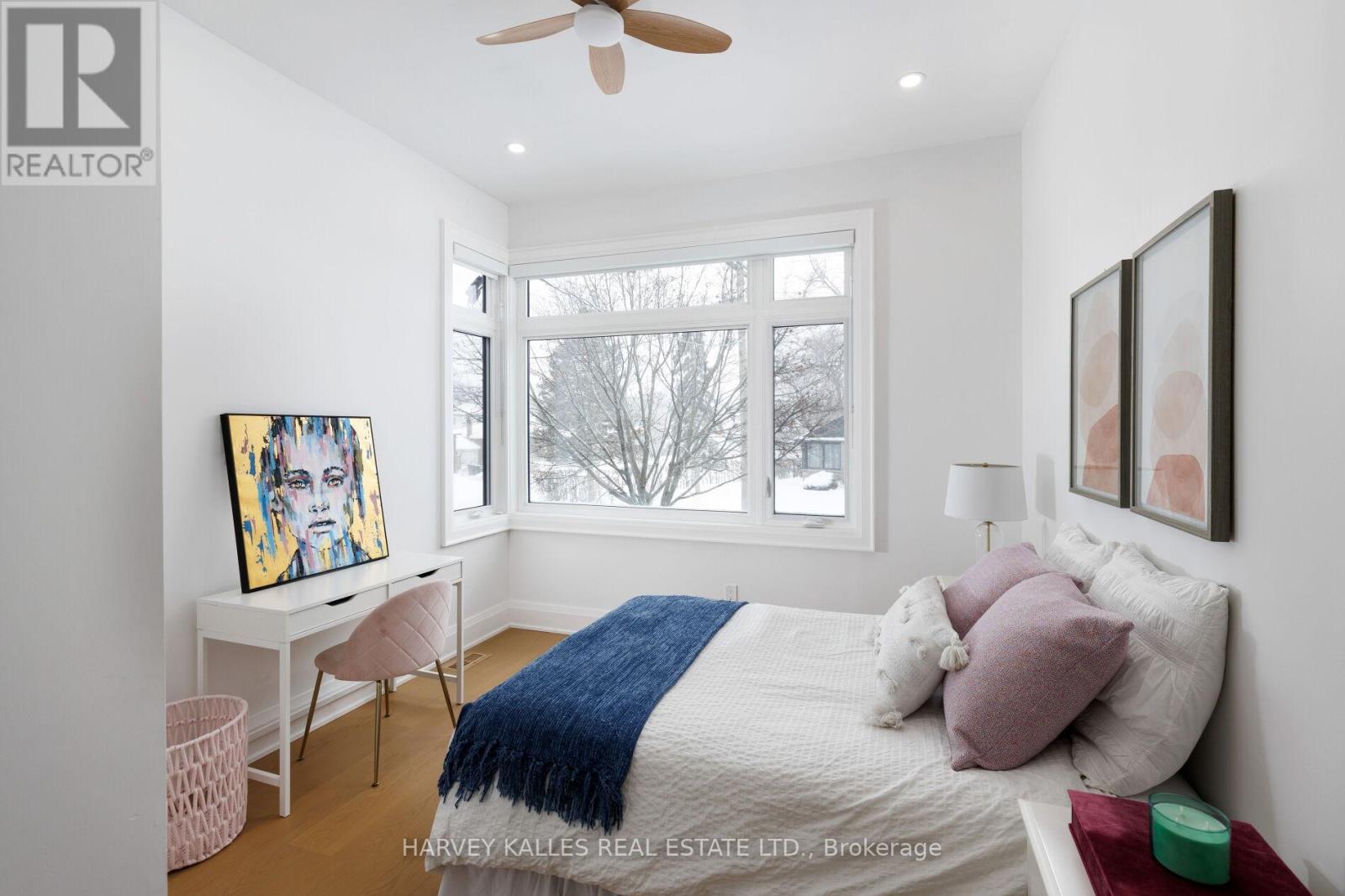 90 Great Oak Drive, Toronto, Ontario  M9A 1N5 - Photo 38 - W12758464