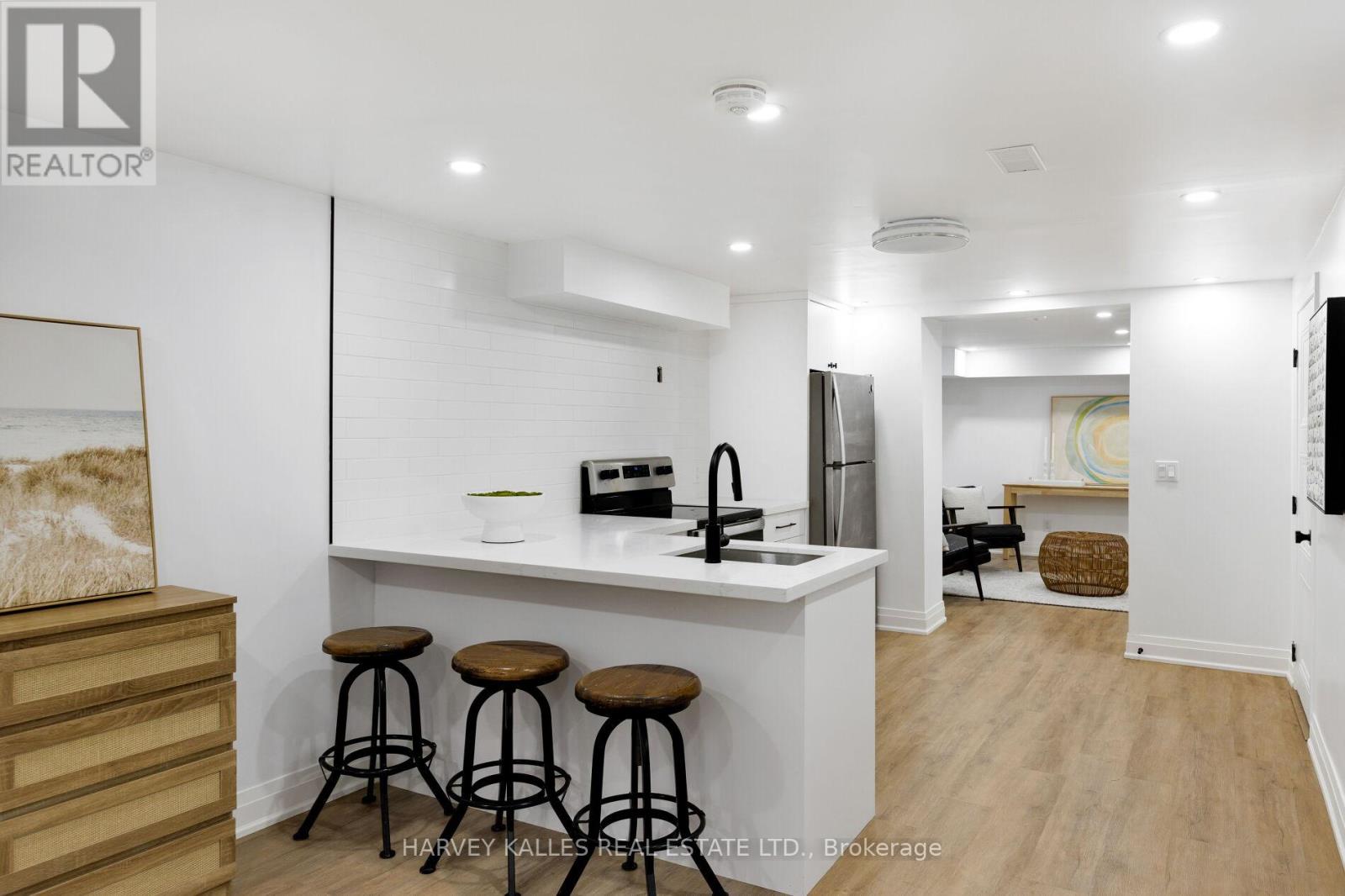 90 Great Oak Drive, Toronto, Ontario  M9A 1N5 - Photo 45 - W12758464