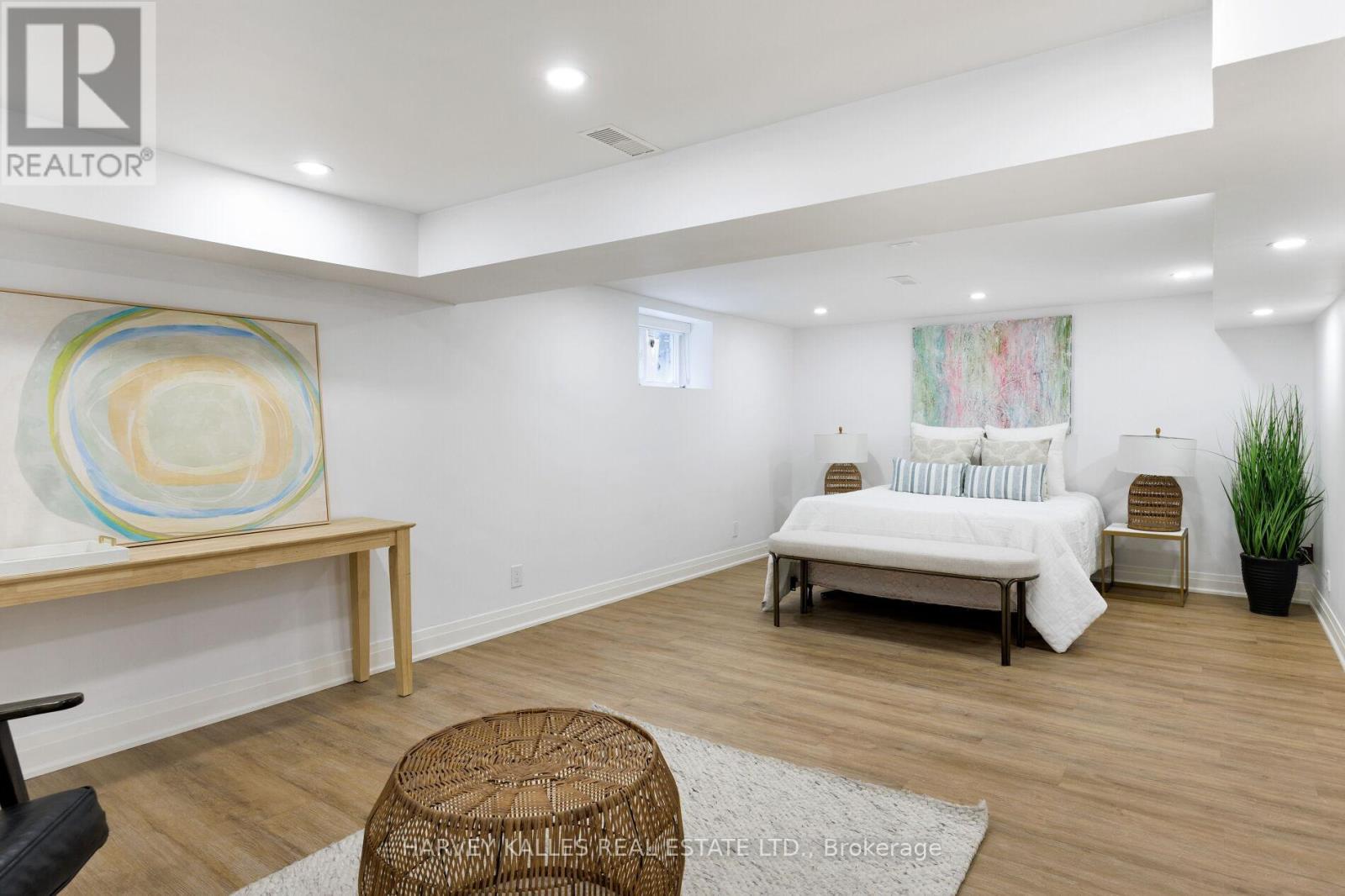 90 Great Oak Drive, Toronto, Ontario  M9A 1N5 - Photo 47 - W12758464