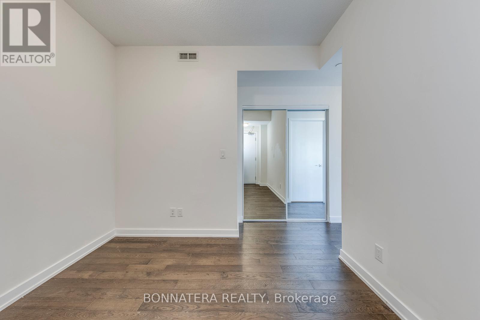 2807 - 4011 Brickstone Mews, Mississauga, Ontario  L5B 0J7 - Photo 8 - W12758474