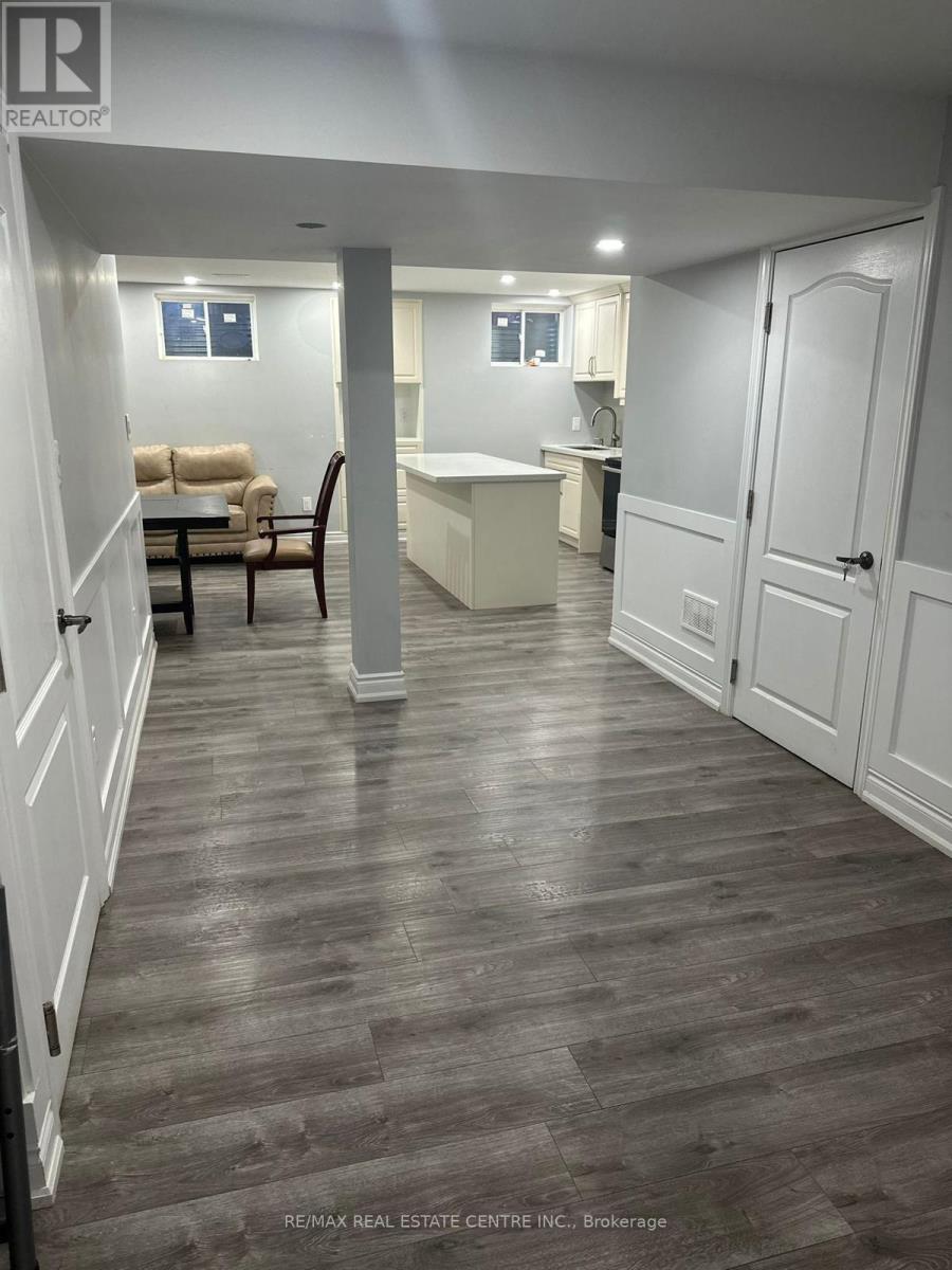 266 Dougall Avenue, Caledon, Ontario  L7C 3V5 - Photo 3 - W12758476