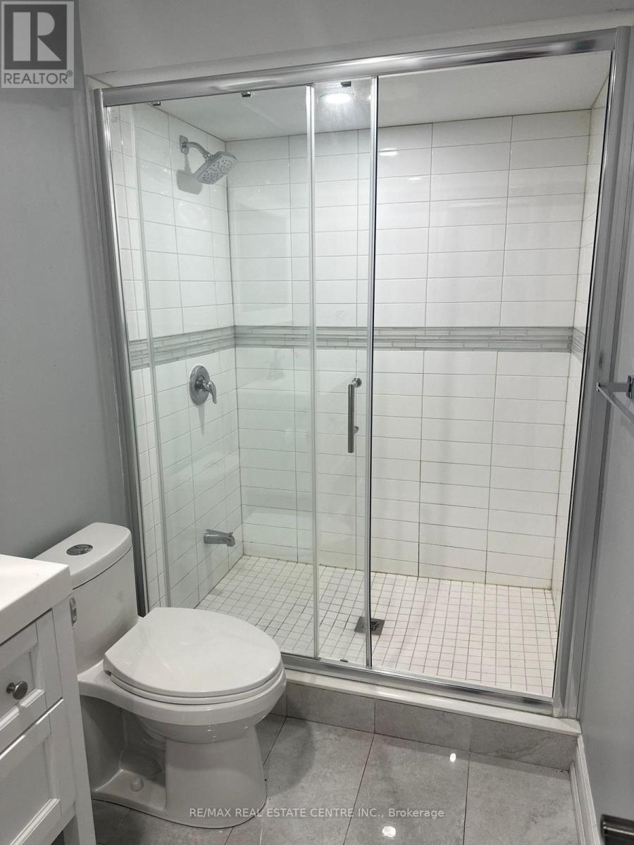 266 Dougall Avenue, Caledon, Ontario  L7C 3V5 - Photo 8 - W12758476